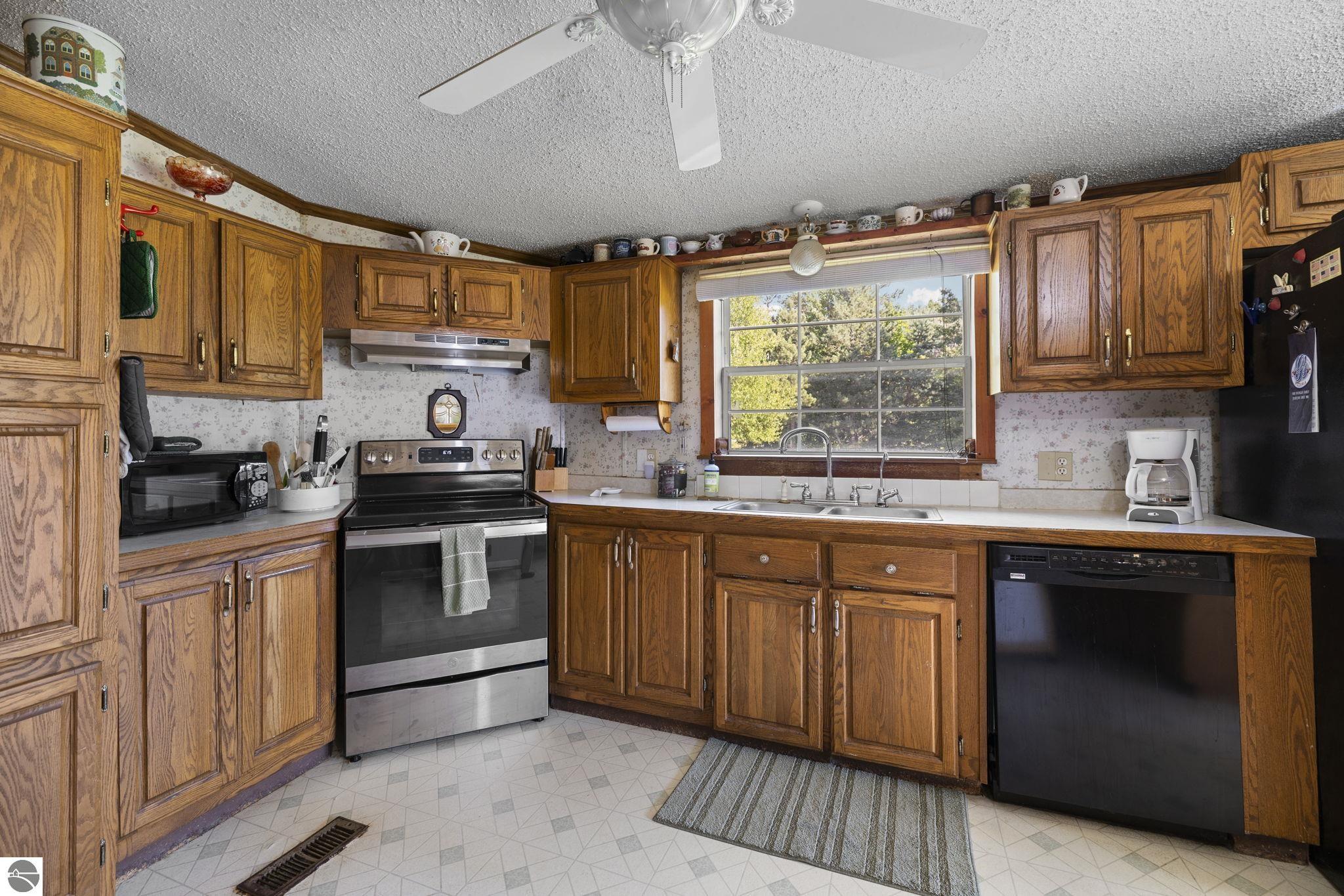 2204 NW Plum Valley Road