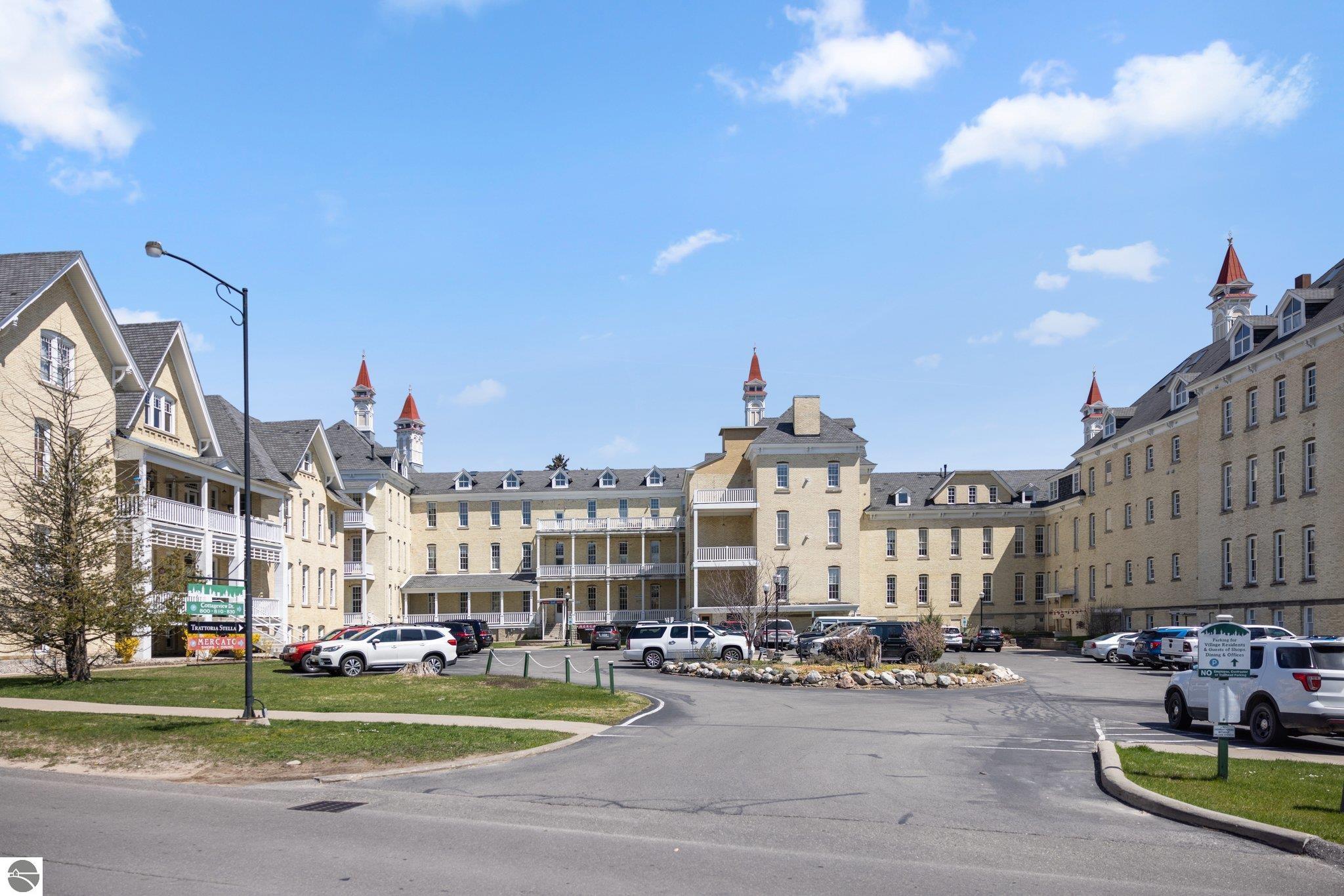 830-204 Cottageview Drive # 204