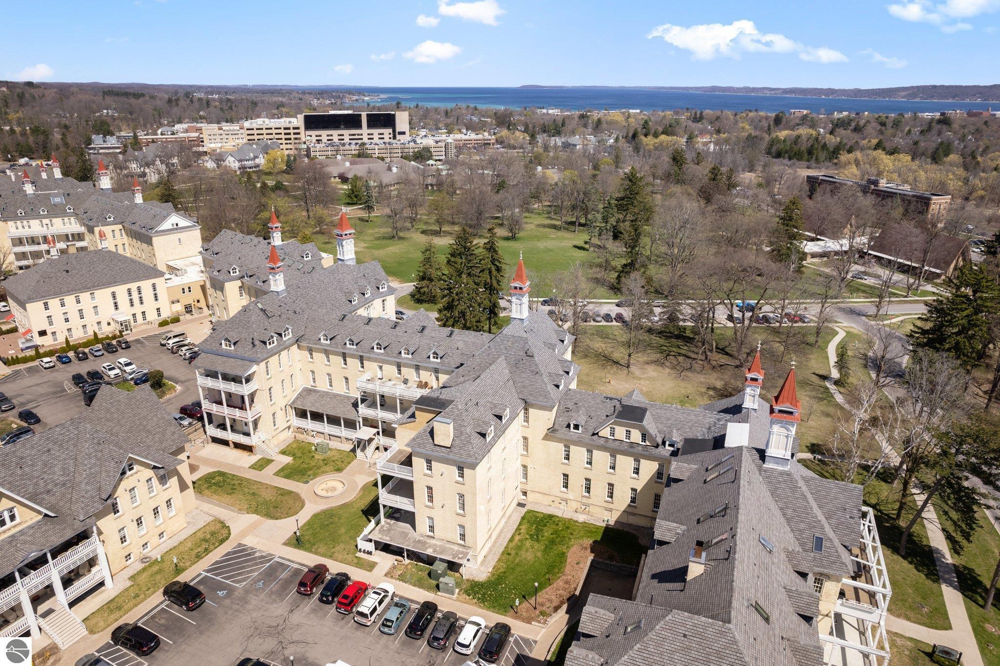 830-204 Cottageview Drive # 204