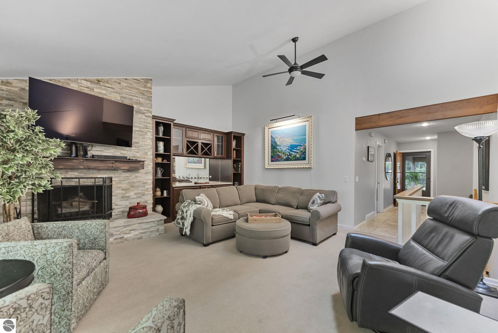 6236 Summit Court