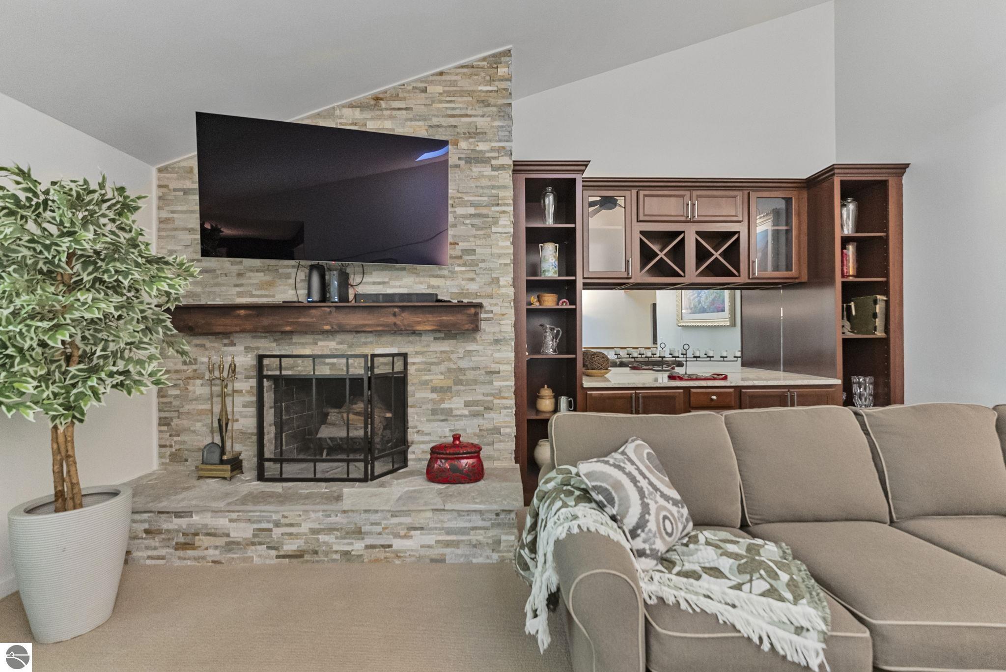 6236 Summit Court