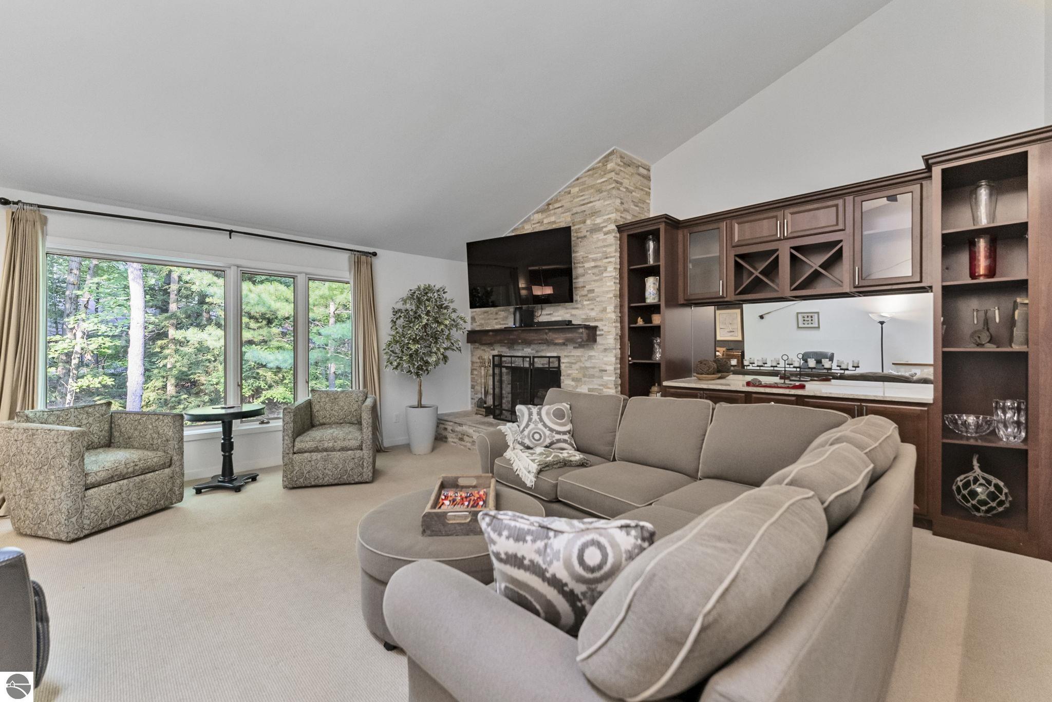 6236 Summit Court