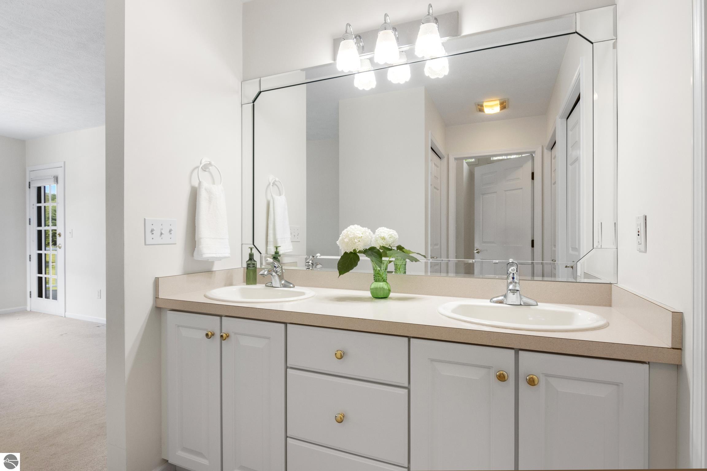2750 E Crown Drive # 1 Unit: #1