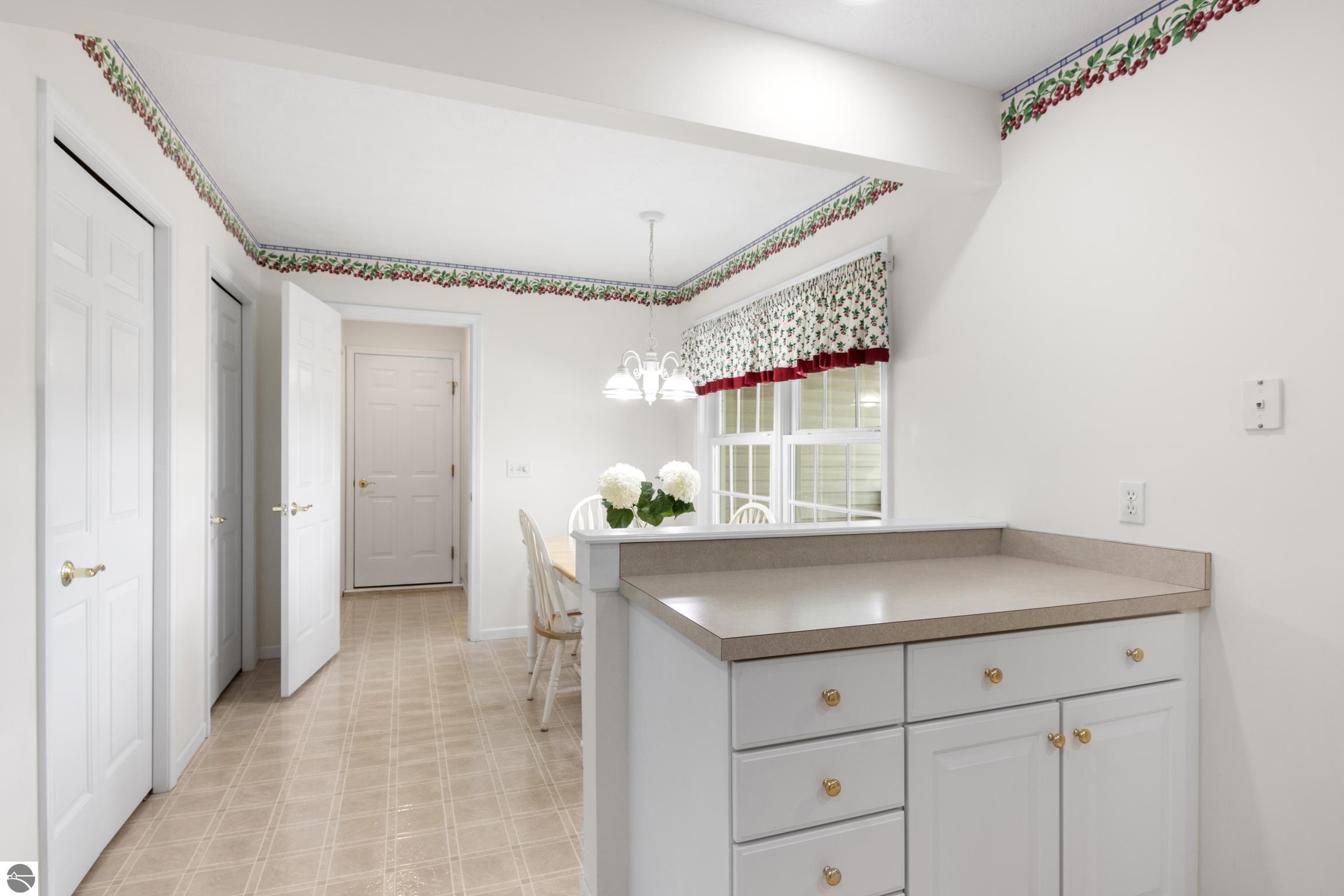 2750 E Crown Drive # 1 Unit: #1