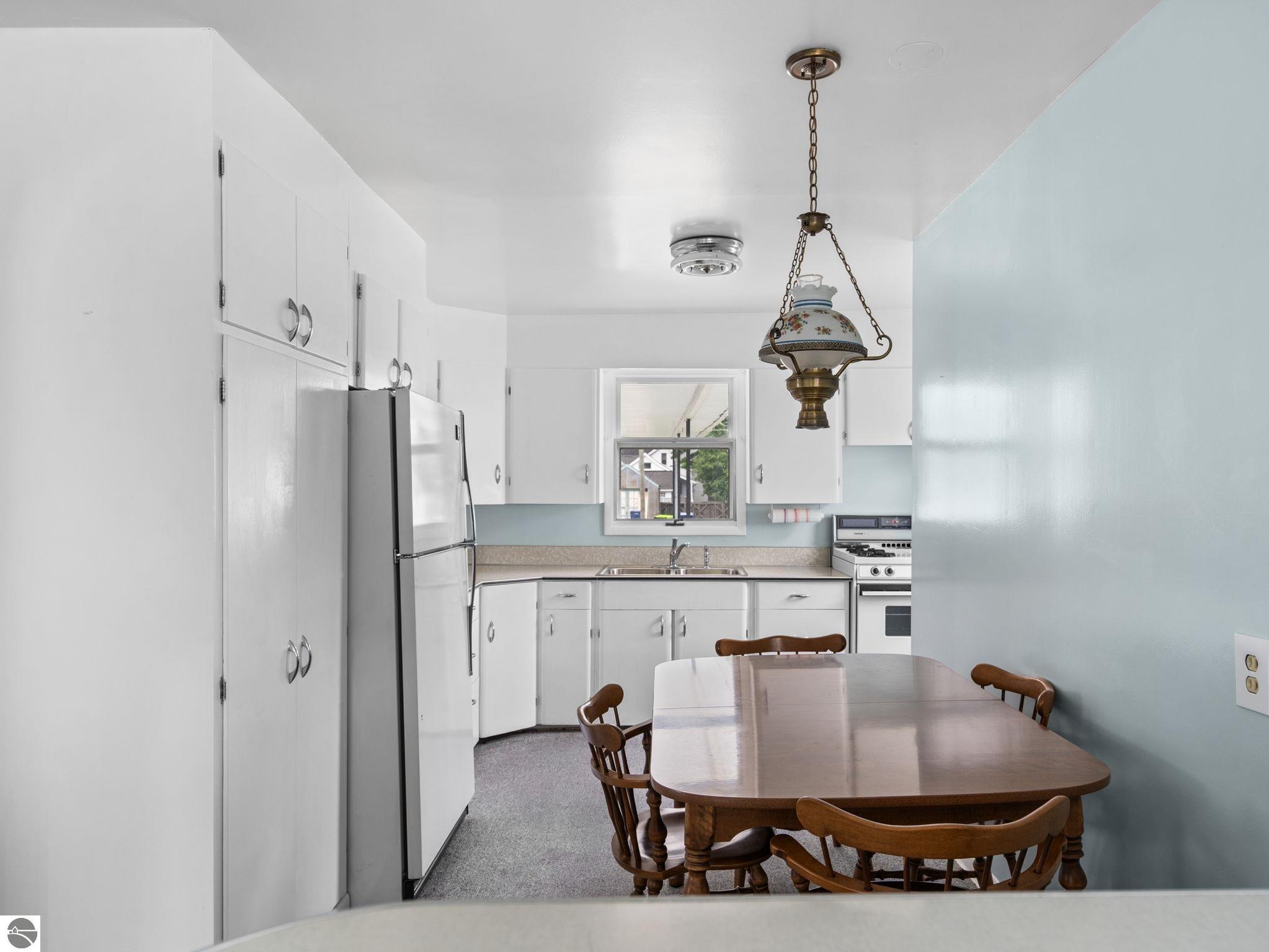 212 W Ninth Street