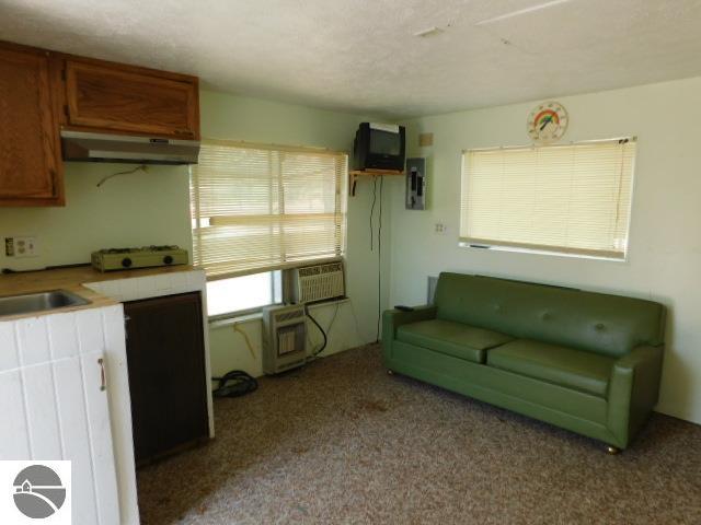 1952 S Stephan Bridge Road