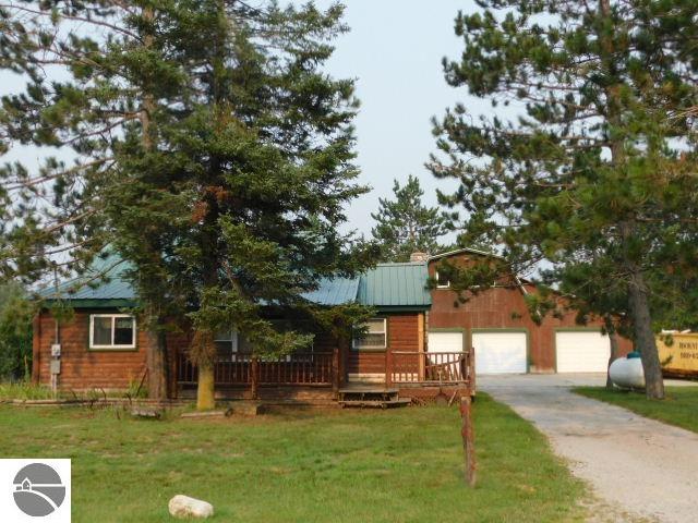 1952 S Stephan Bridge Road