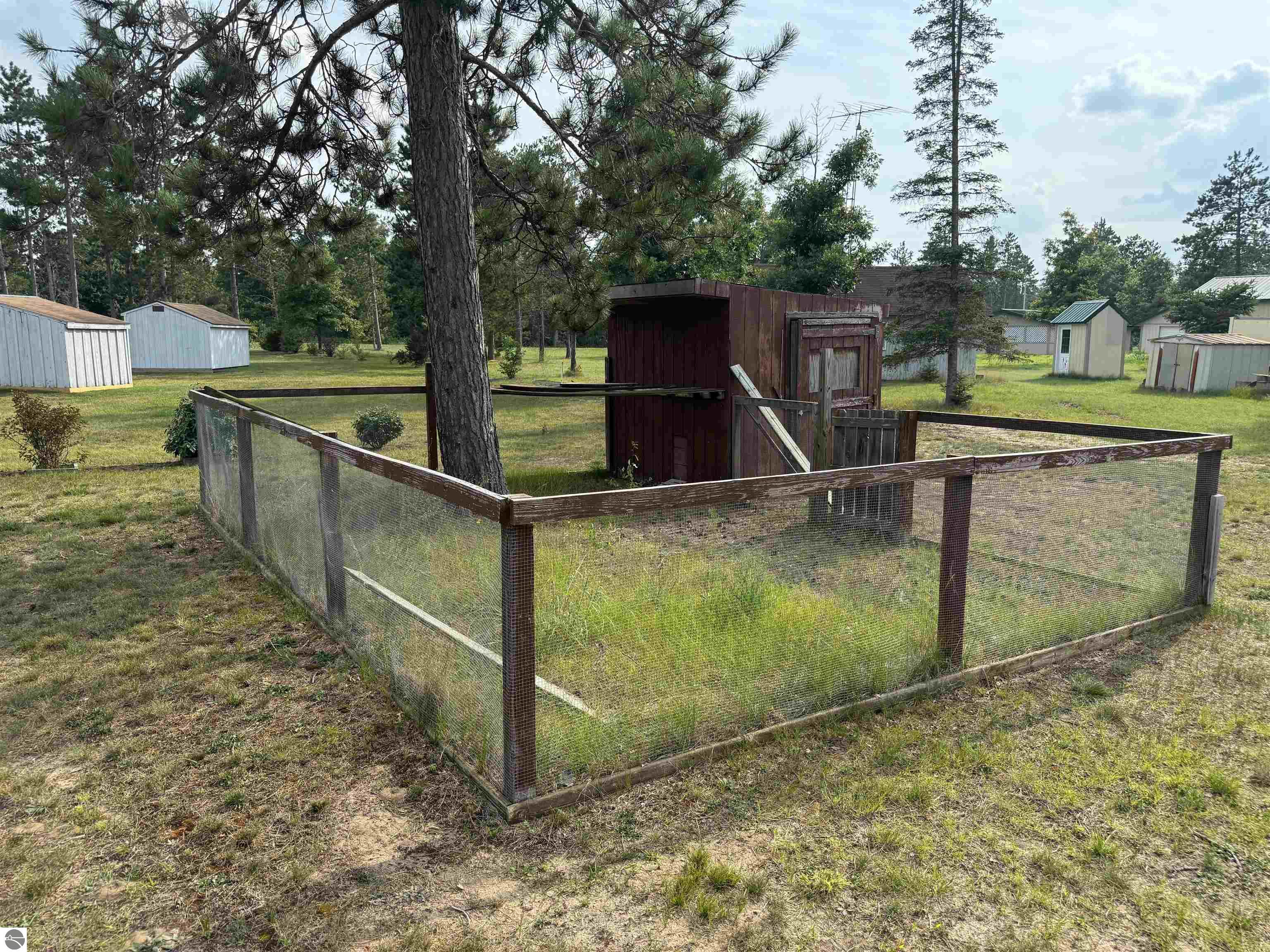 1952 S Stephan Bridge Road