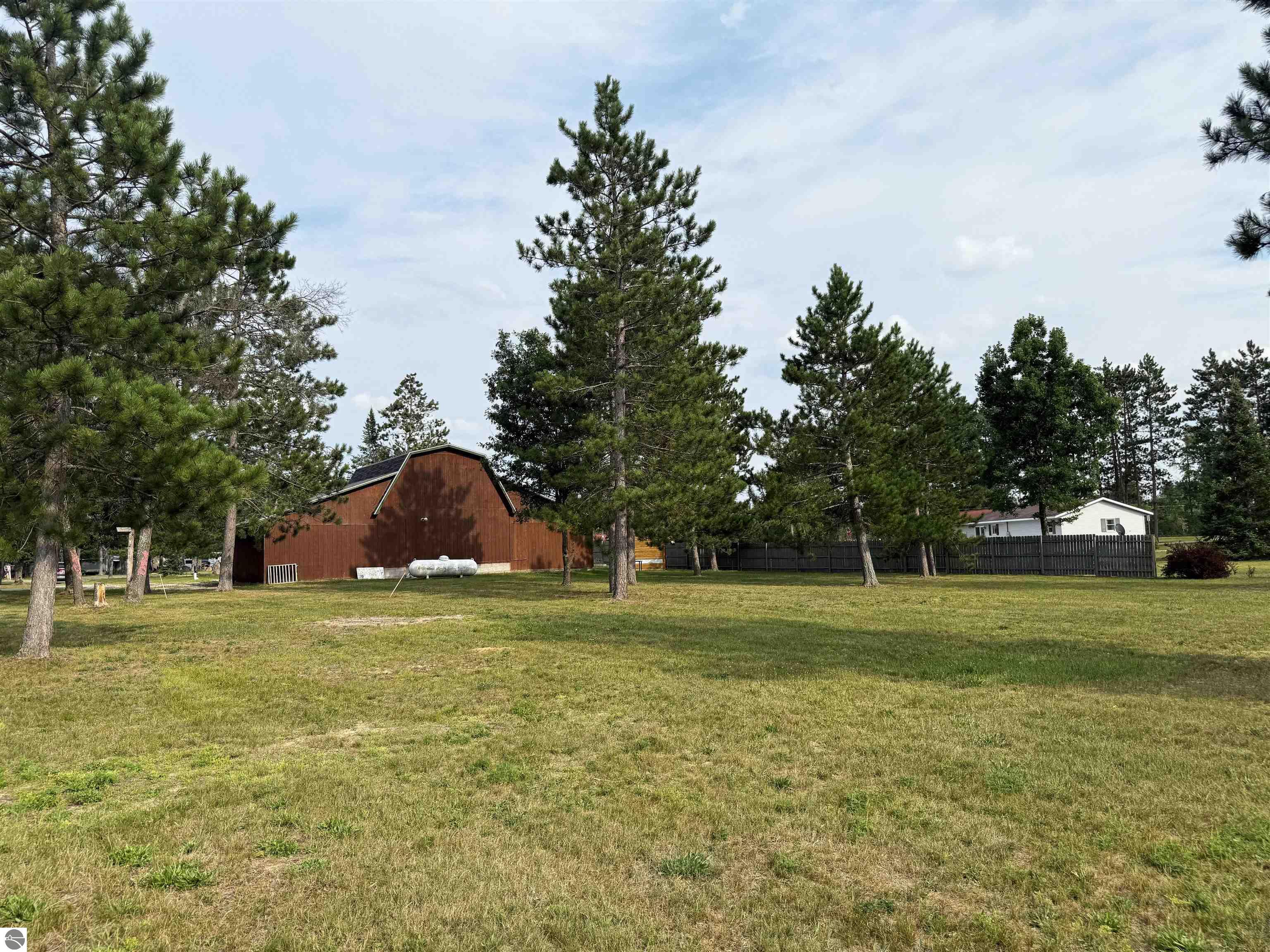 1952 S Stephan Bridge Road