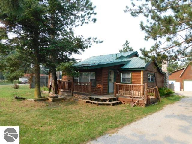 1952 S Stephan Bridge Road
