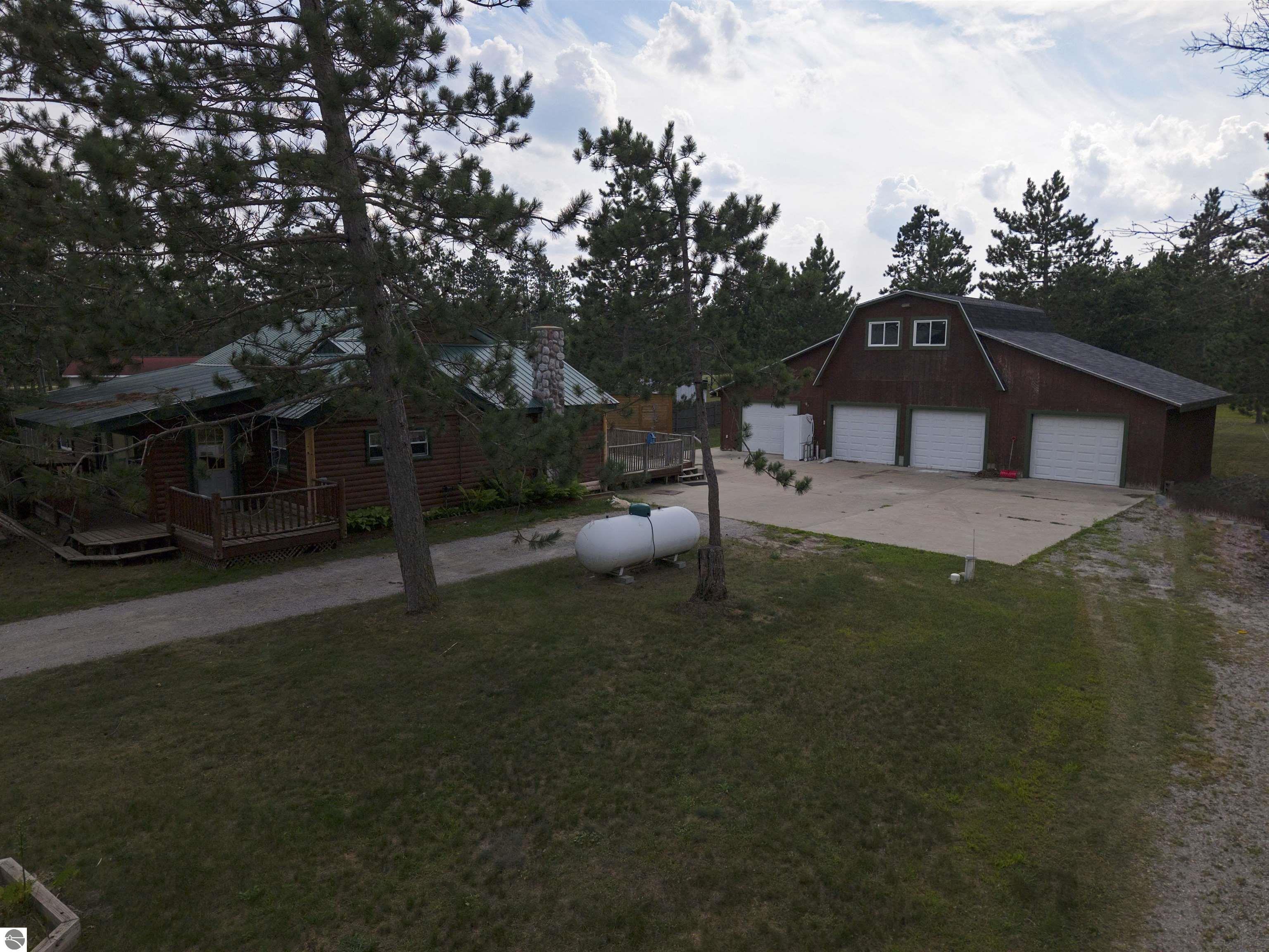 1952 S Stephan Bridge Road