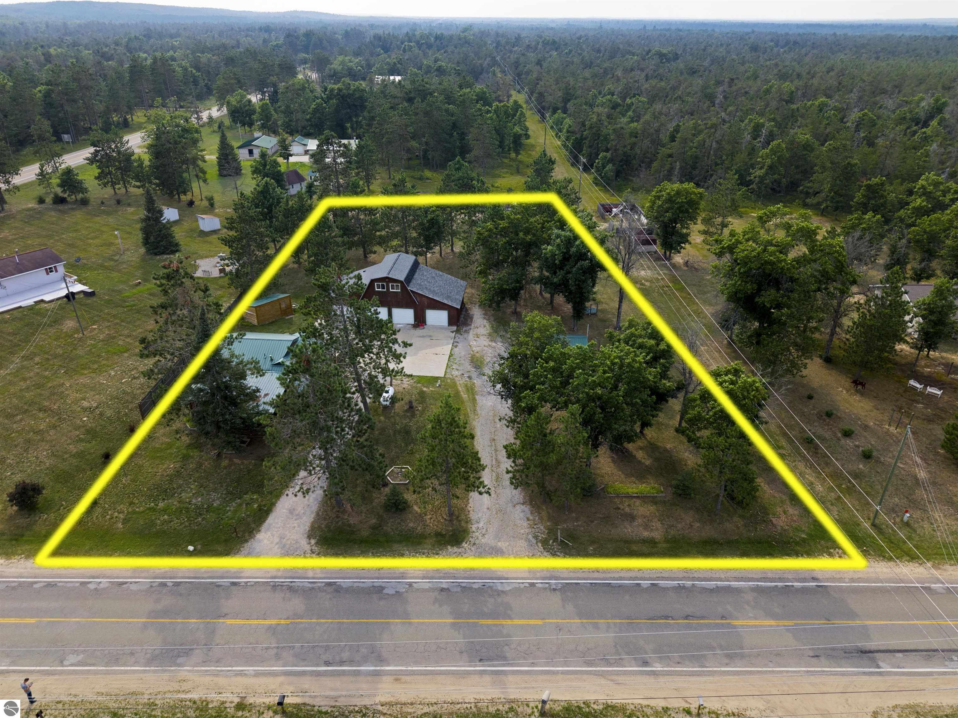 1952 S Stephan Bridge Road