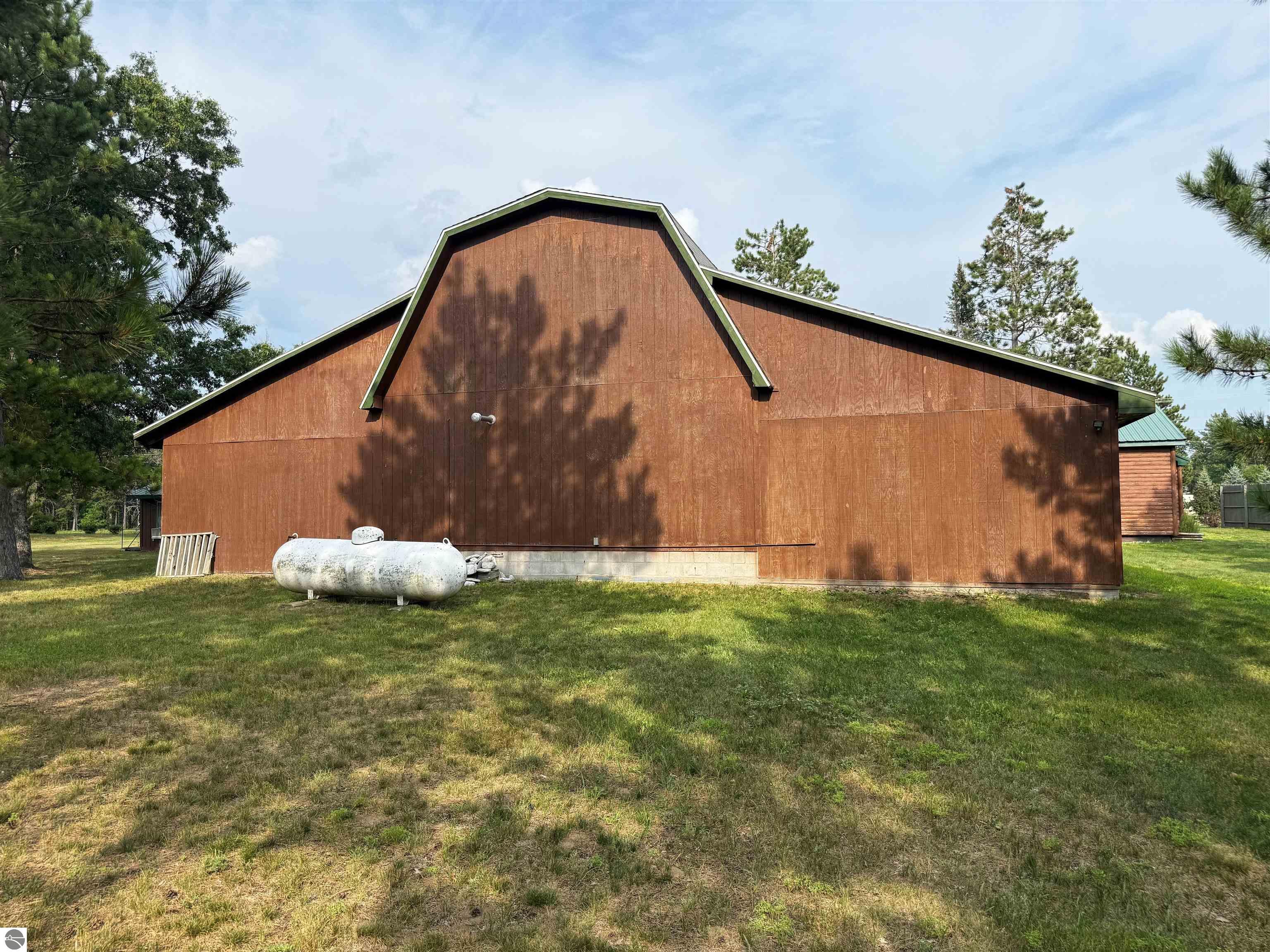 1952 S Stephan Bridge Road