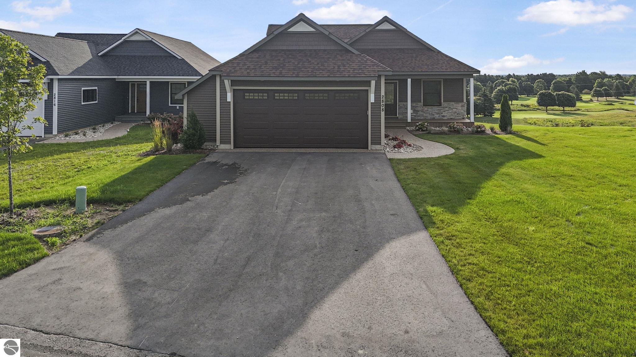 2808 W Crown Drive