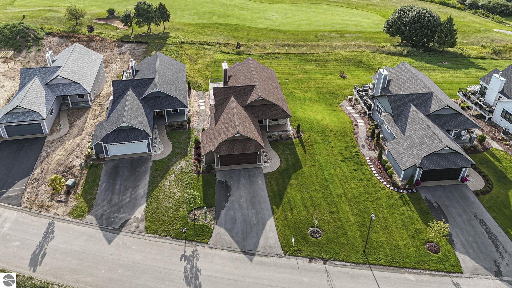 2808 W Crown Drive