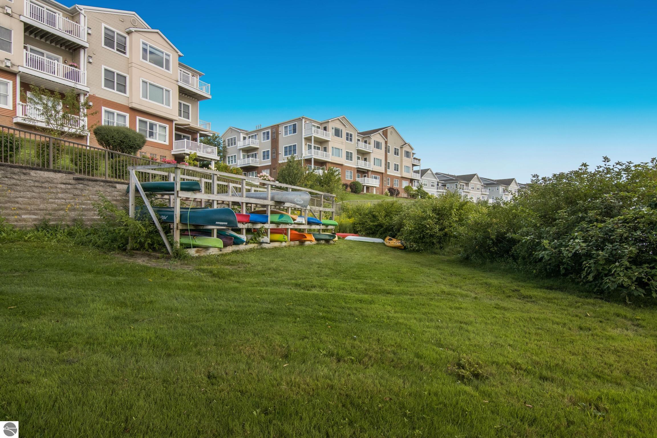 1122 Lake Ridge Drive # 201