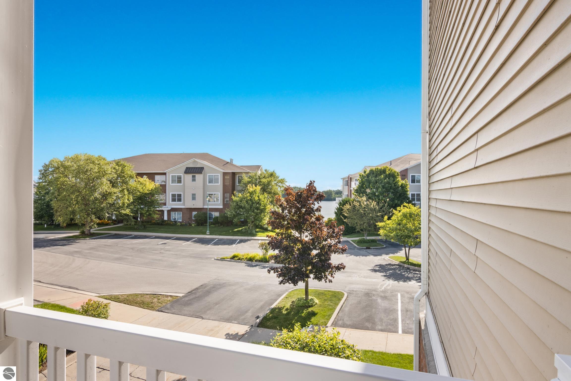 1122 Lake Ridge Drive # 201