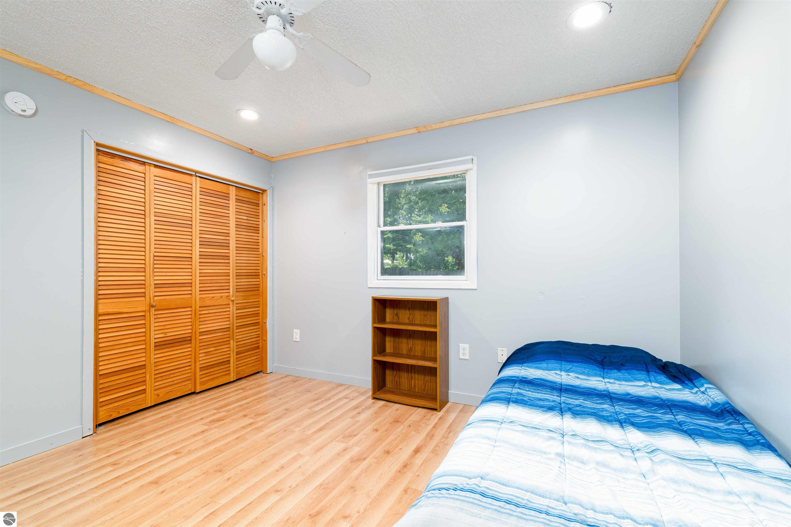 117 W Carl Street