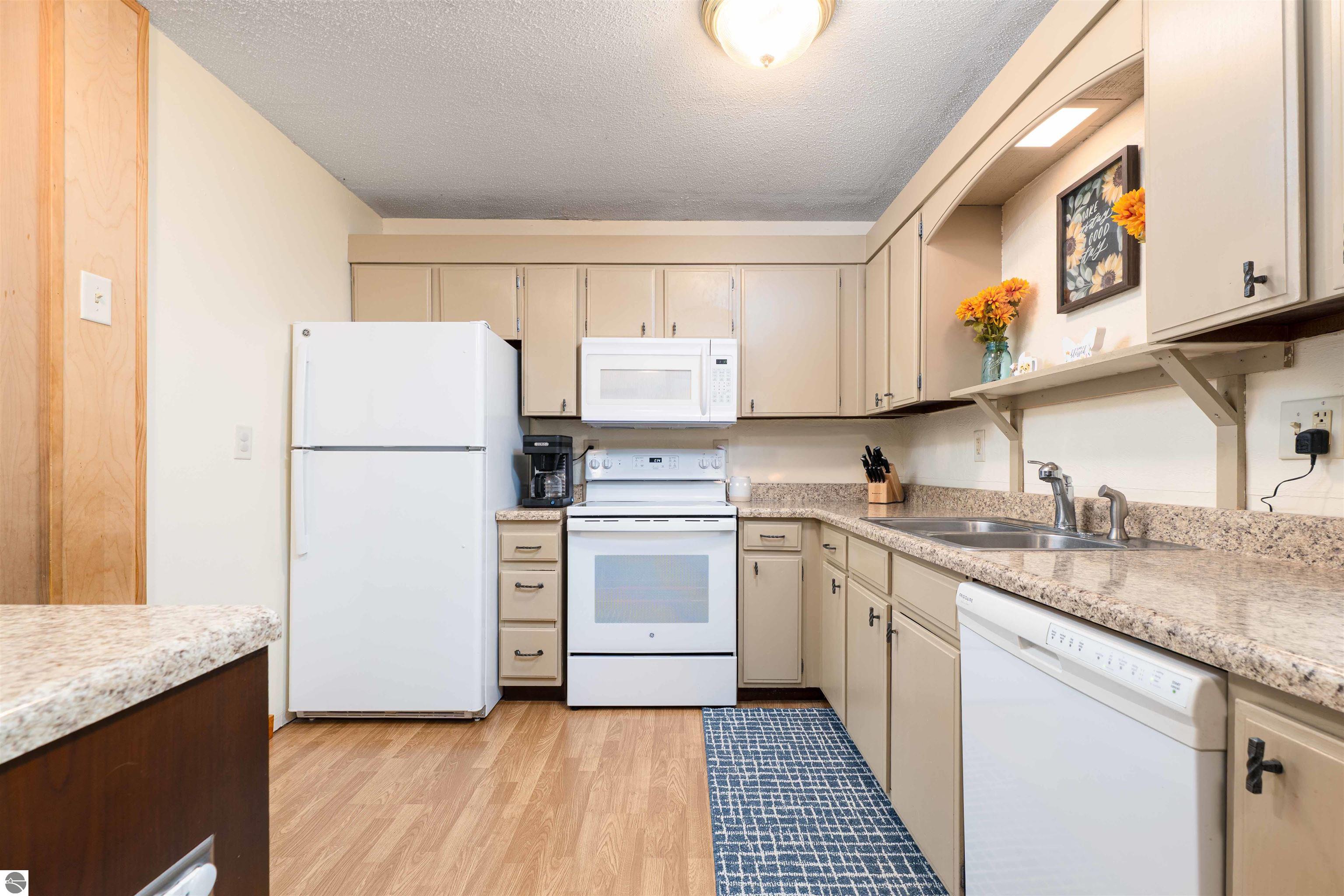 117 W Carl Street
