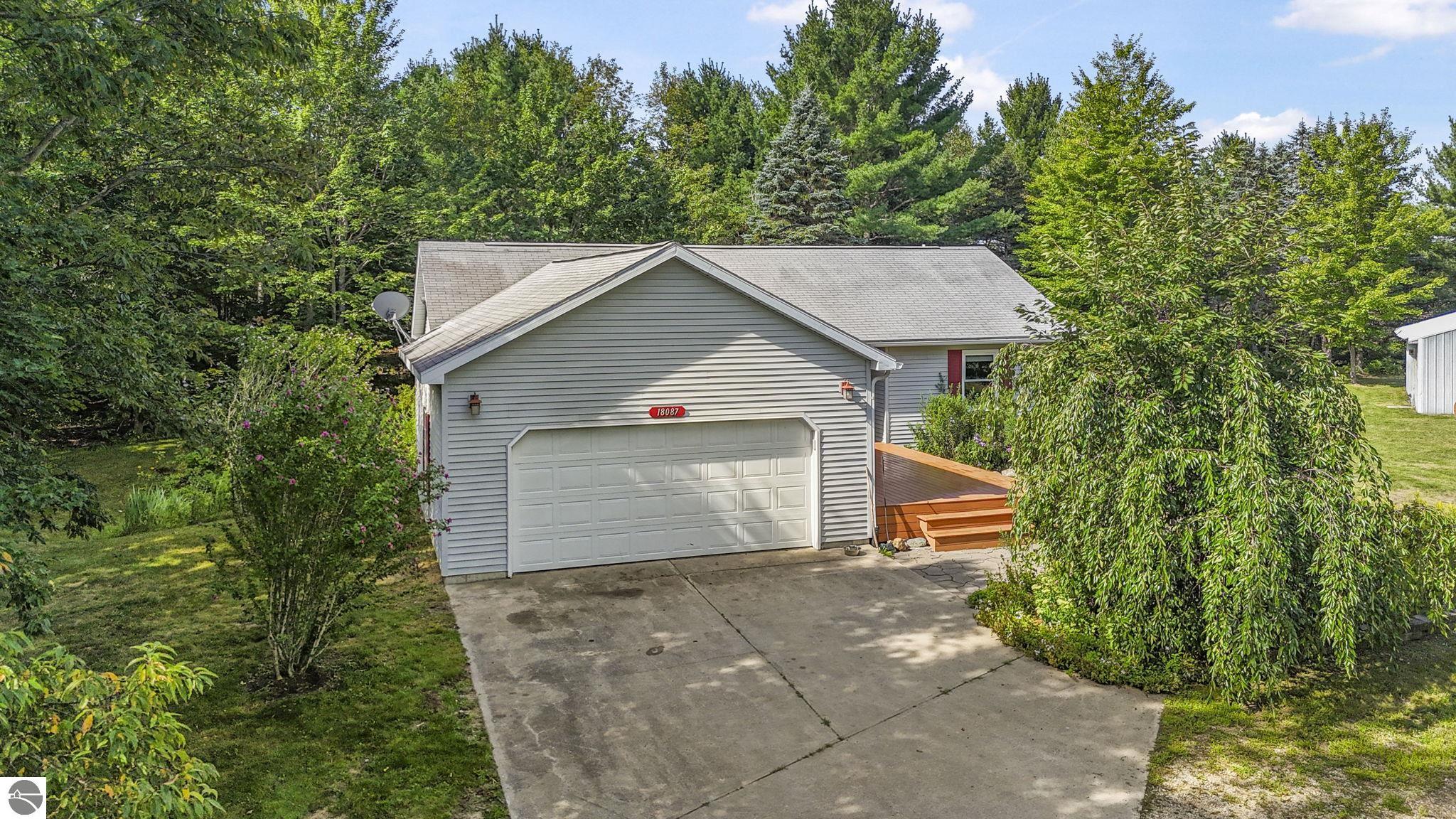 2368 Langs Lane