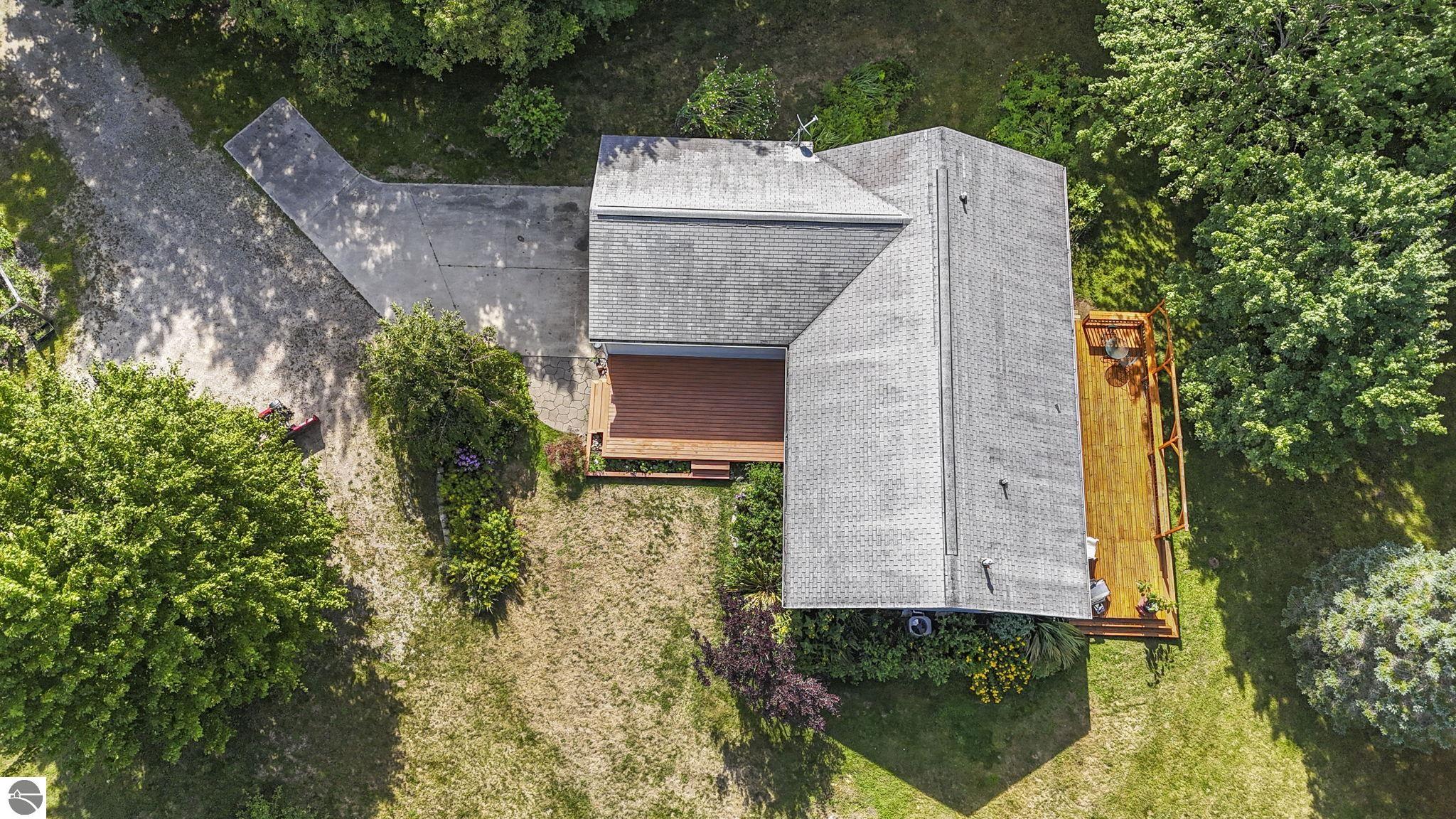 2368 Langs Lane