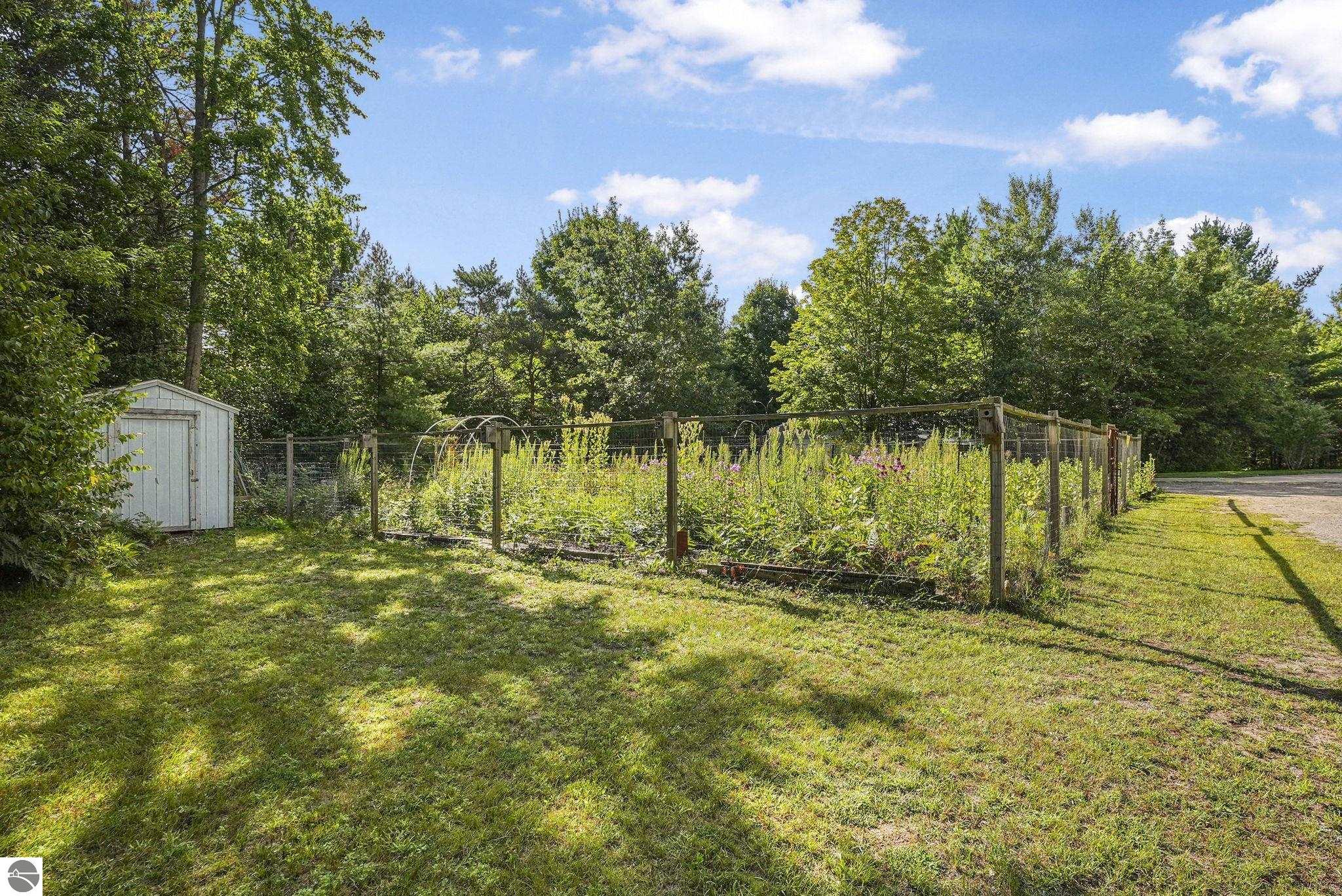 2368 Langs Lane