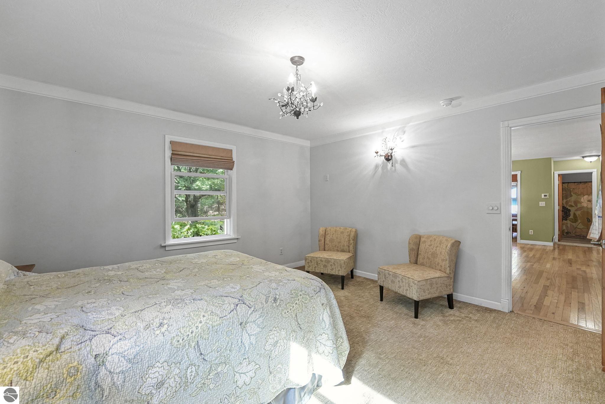 2368 Langs Lane