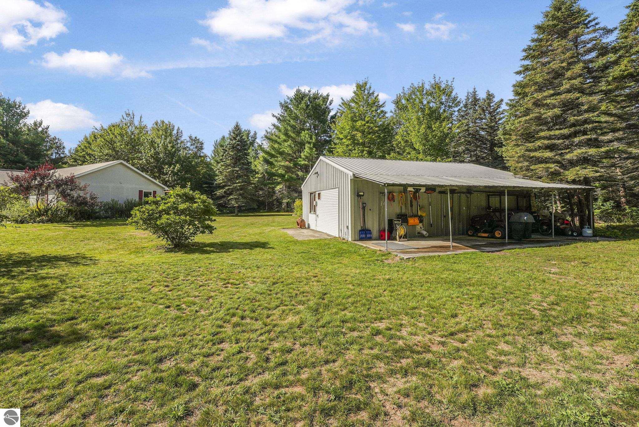 2368 Langs Lane