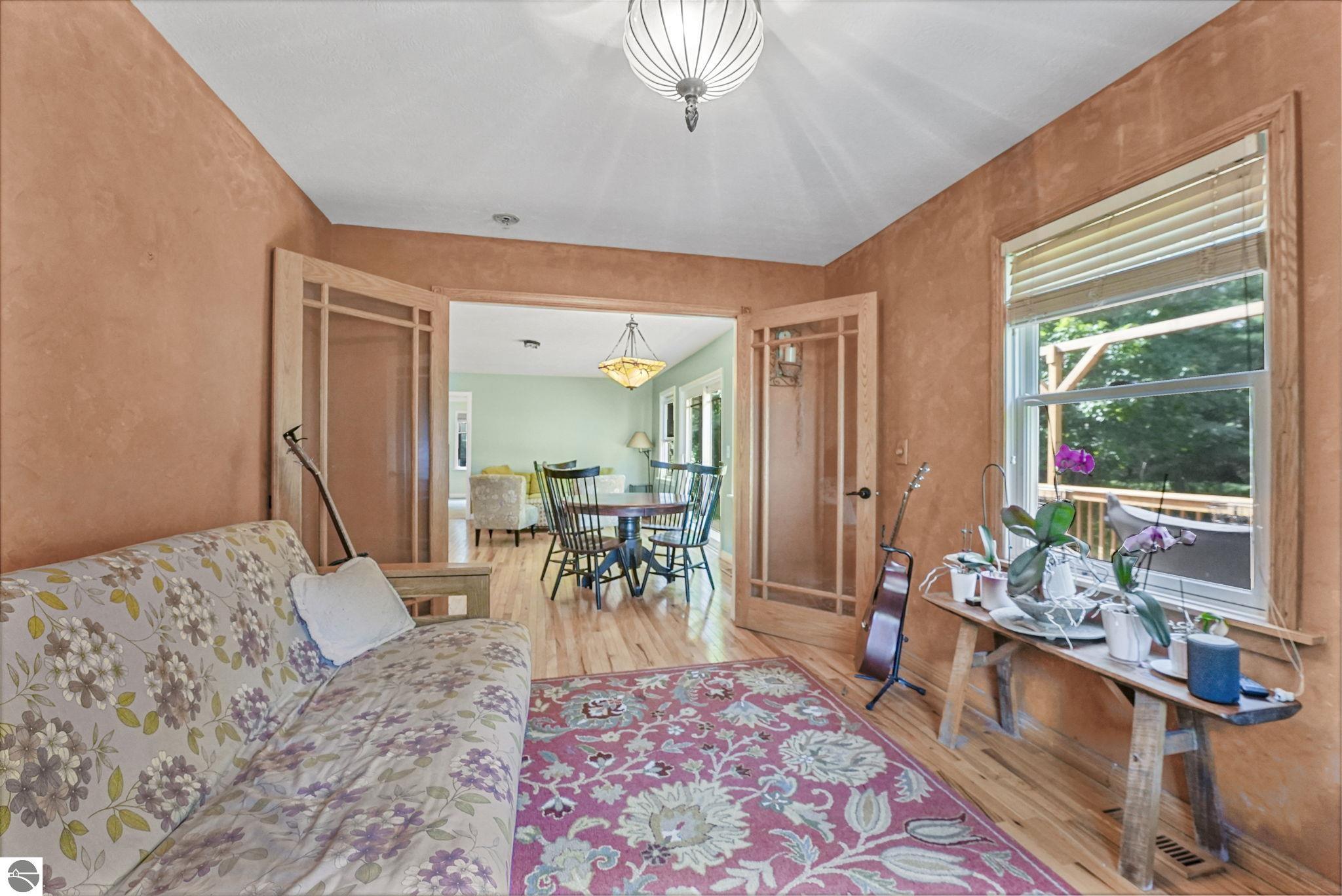 2368 Langs Lane