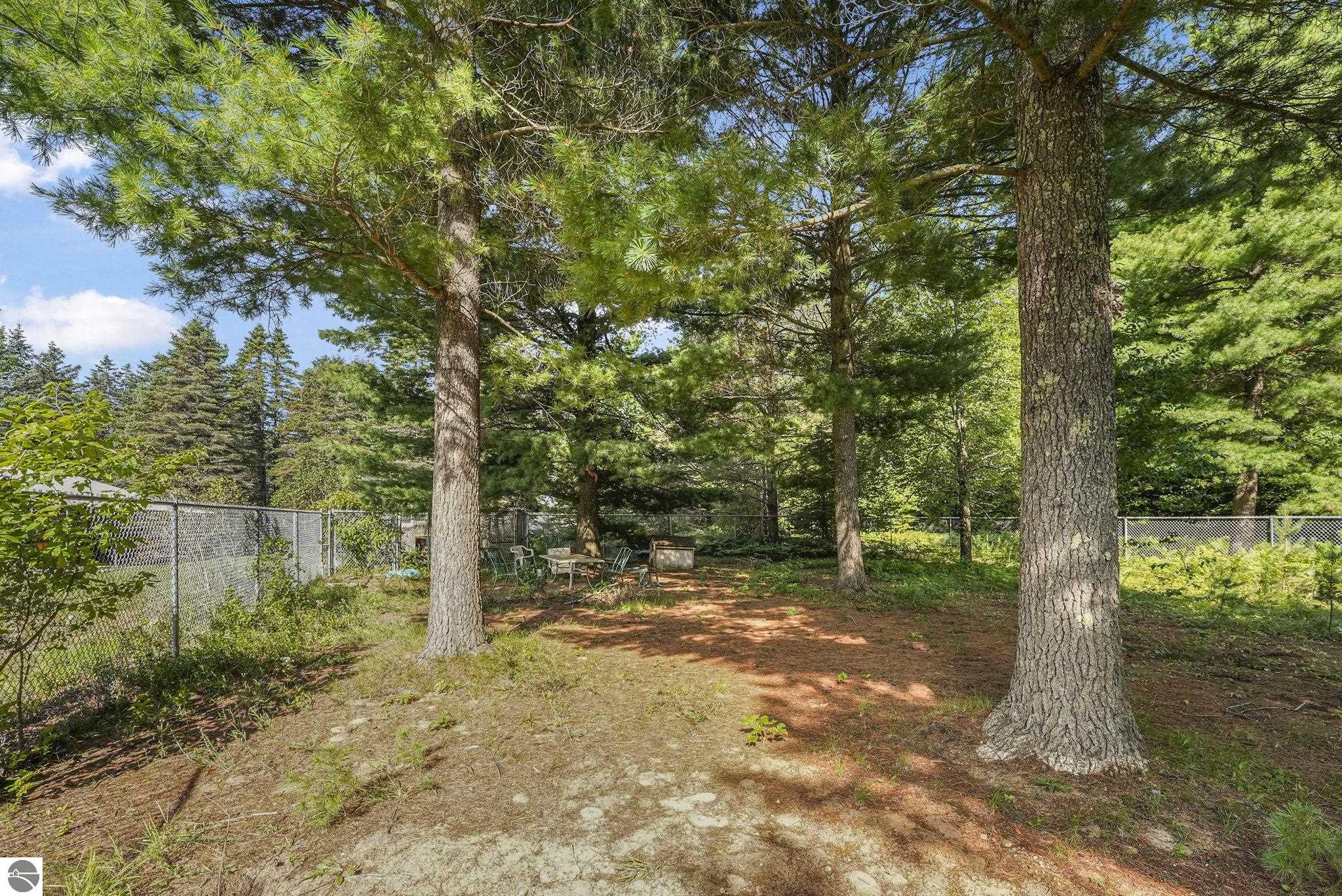 2368 Langs Lane