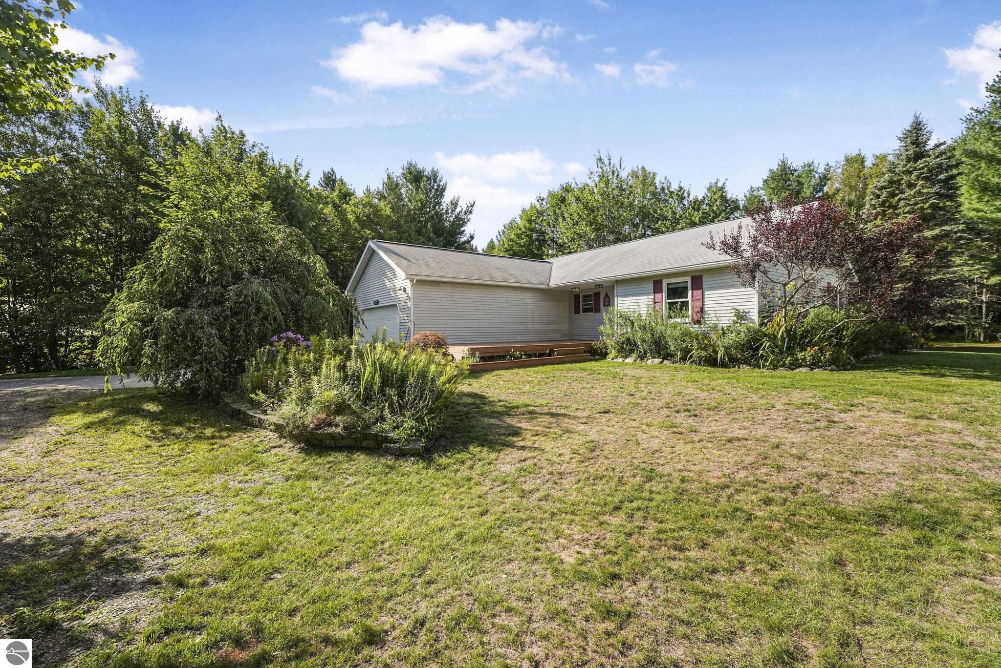 2368 Langs Lane