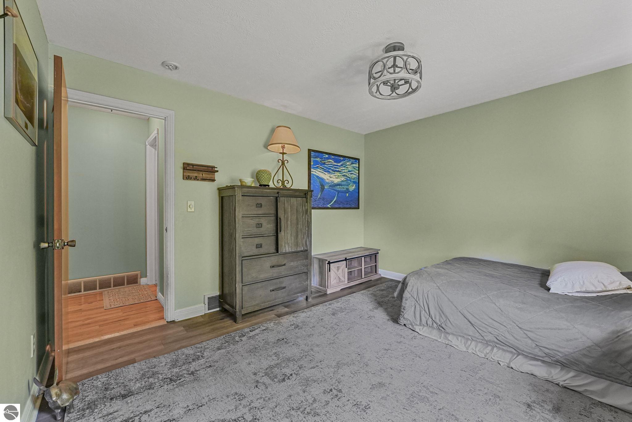 2368 Langs Lane