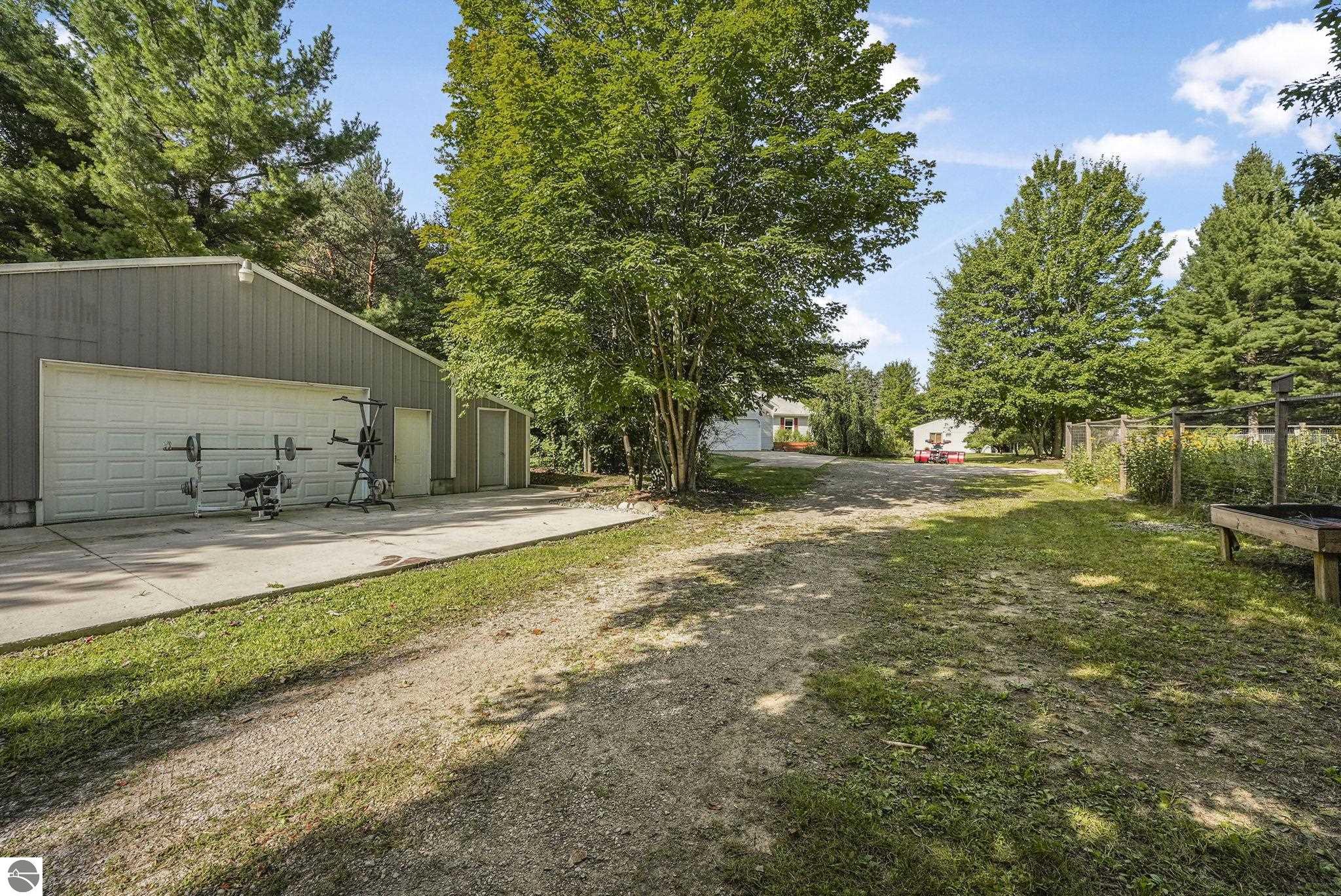 2368 Langs Lane