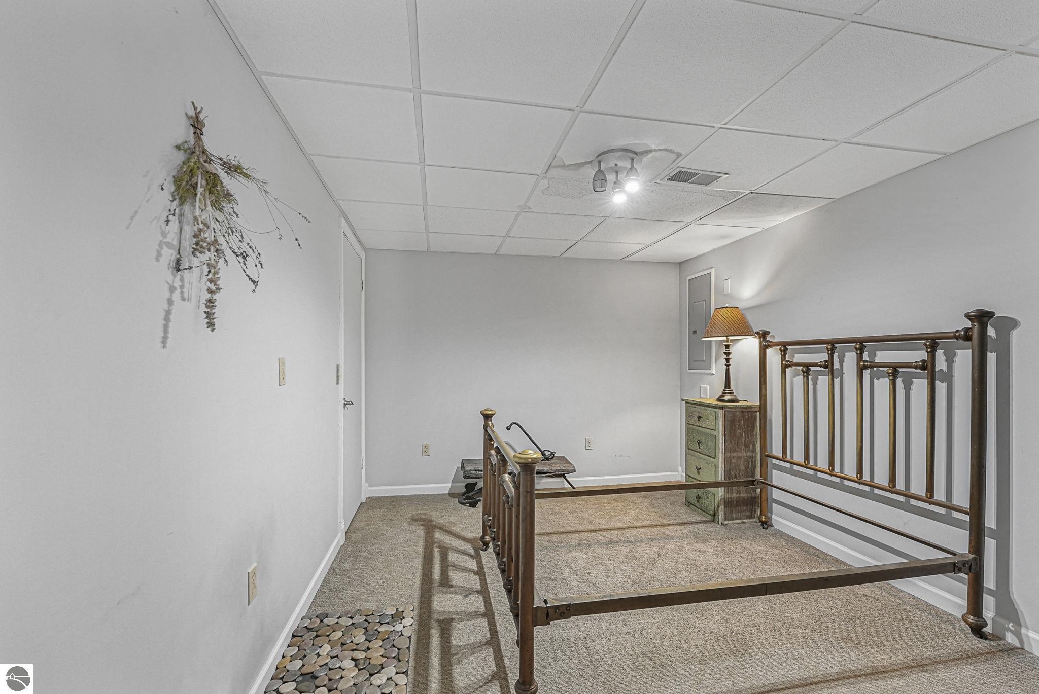 2368 Langs Lane