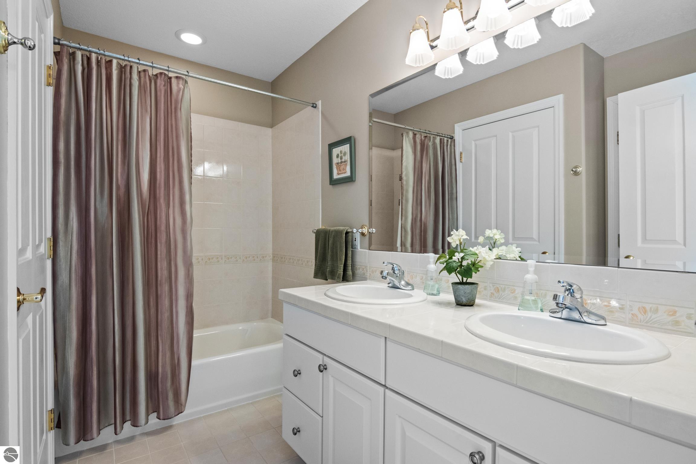 4022 Hidden Creek Drive
