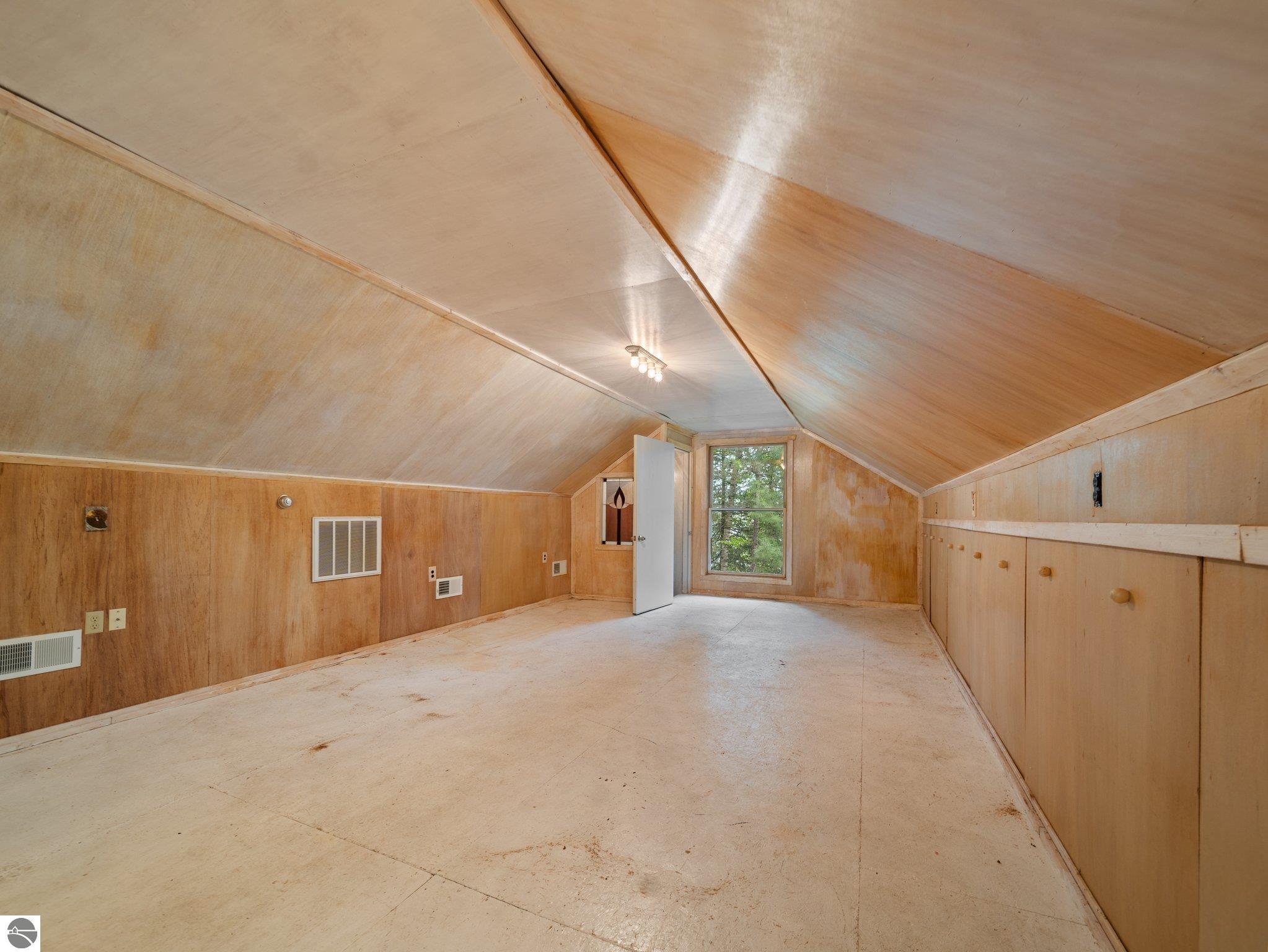 10037 Mud Lake Road