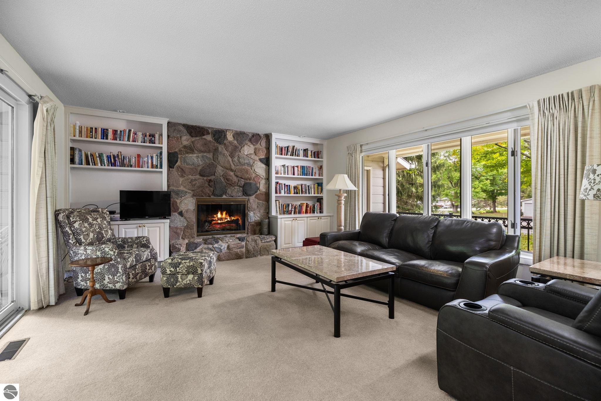4318 Foxfire Drive