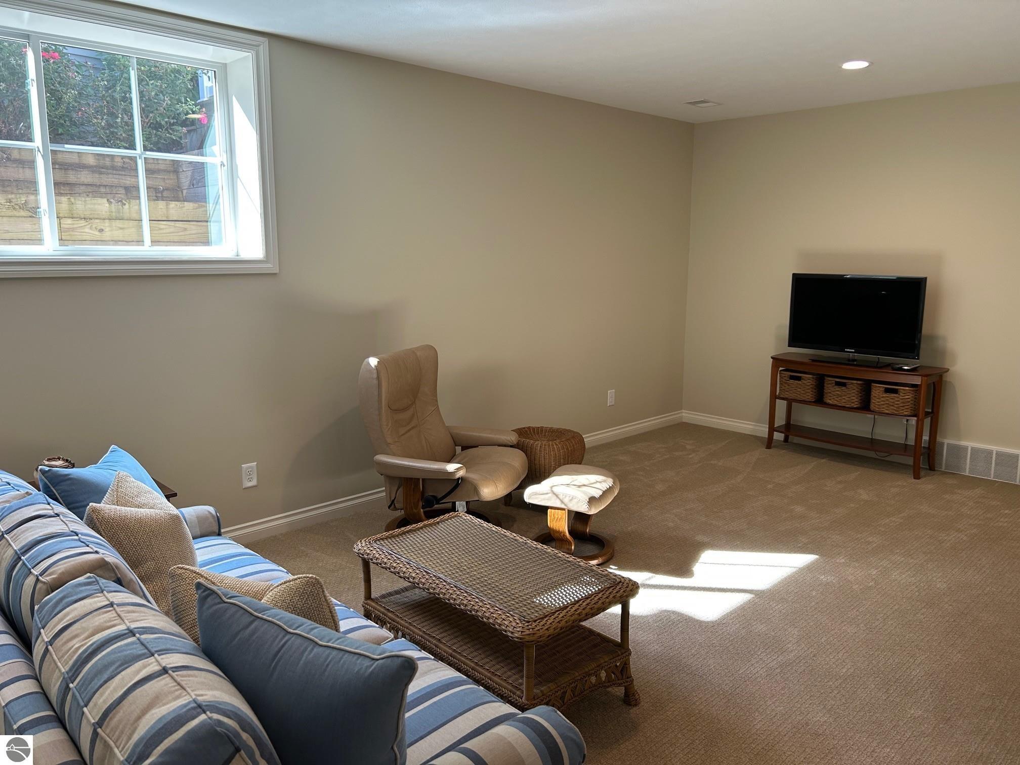 2641 Club Court