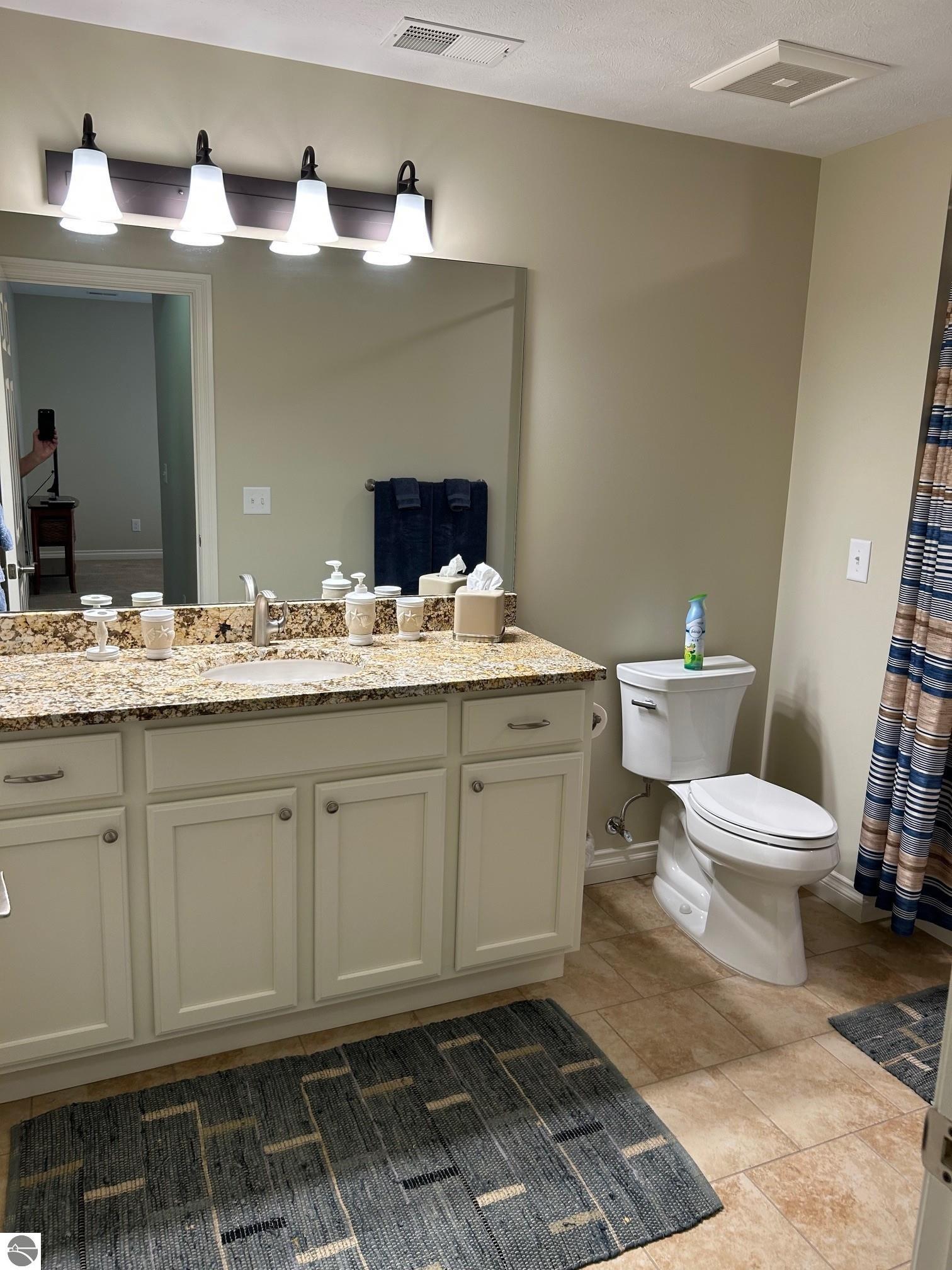 2641 Club Court