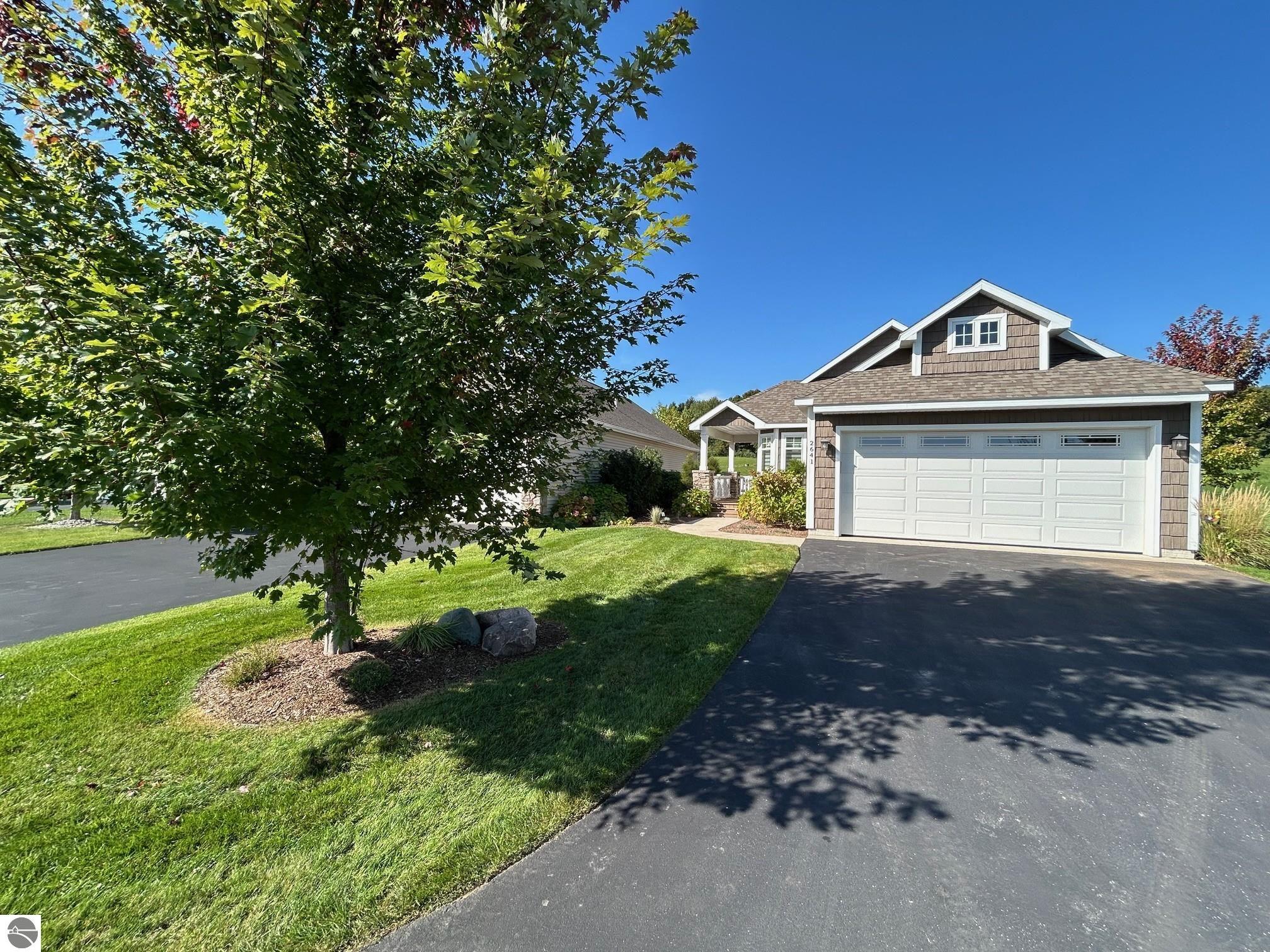 2641 Club Court