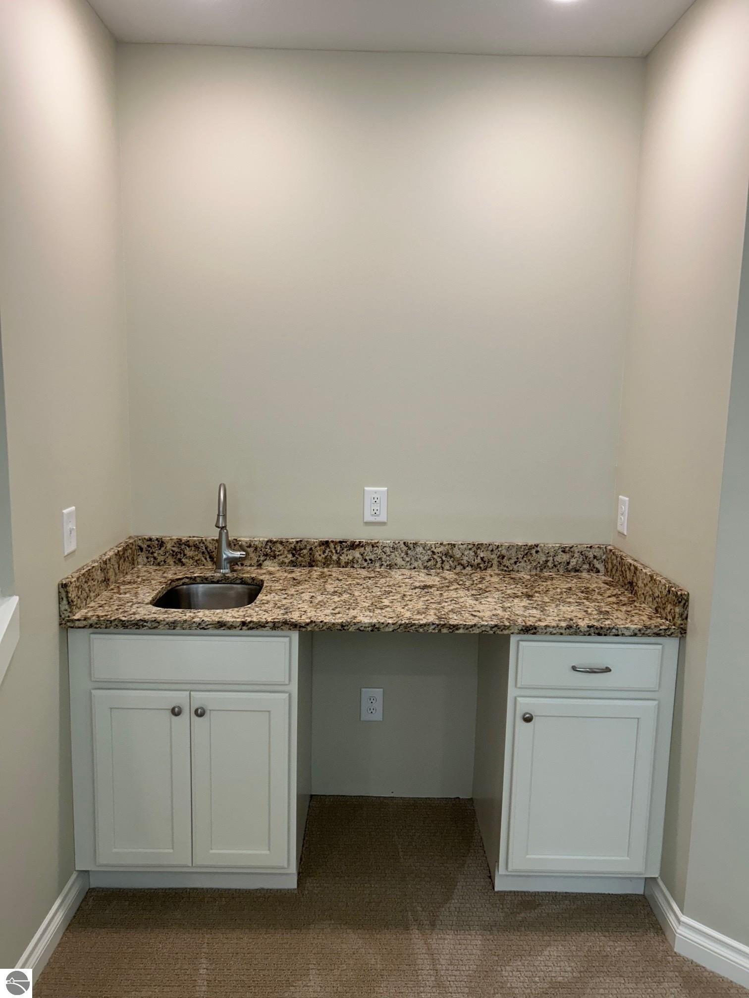 2641 Club Court