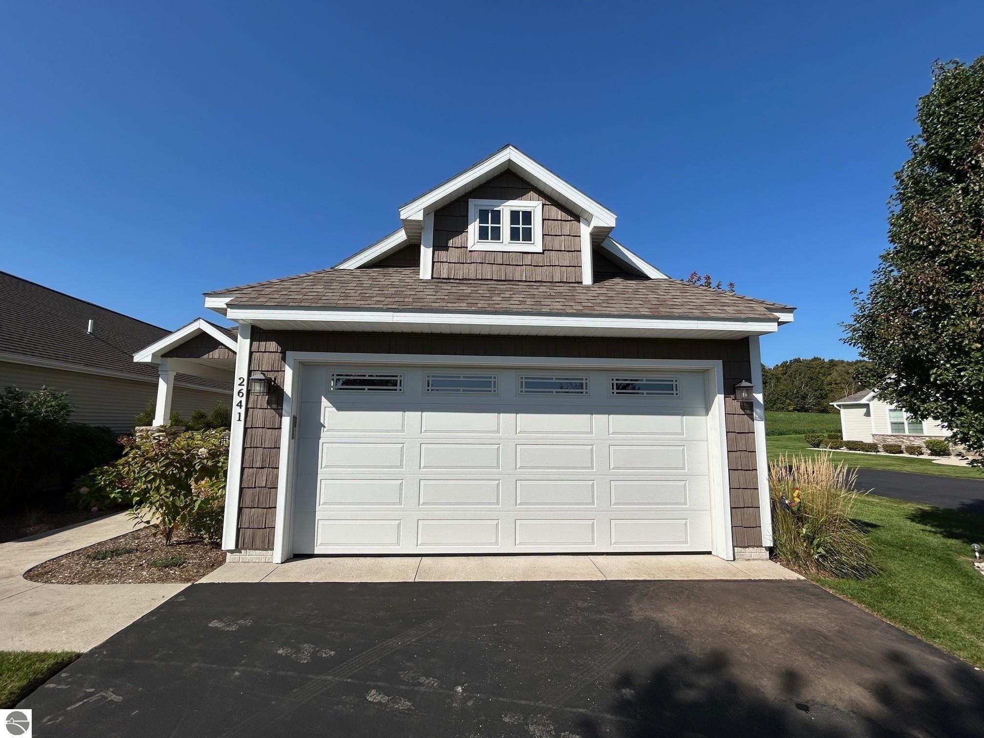 2641 Club Court