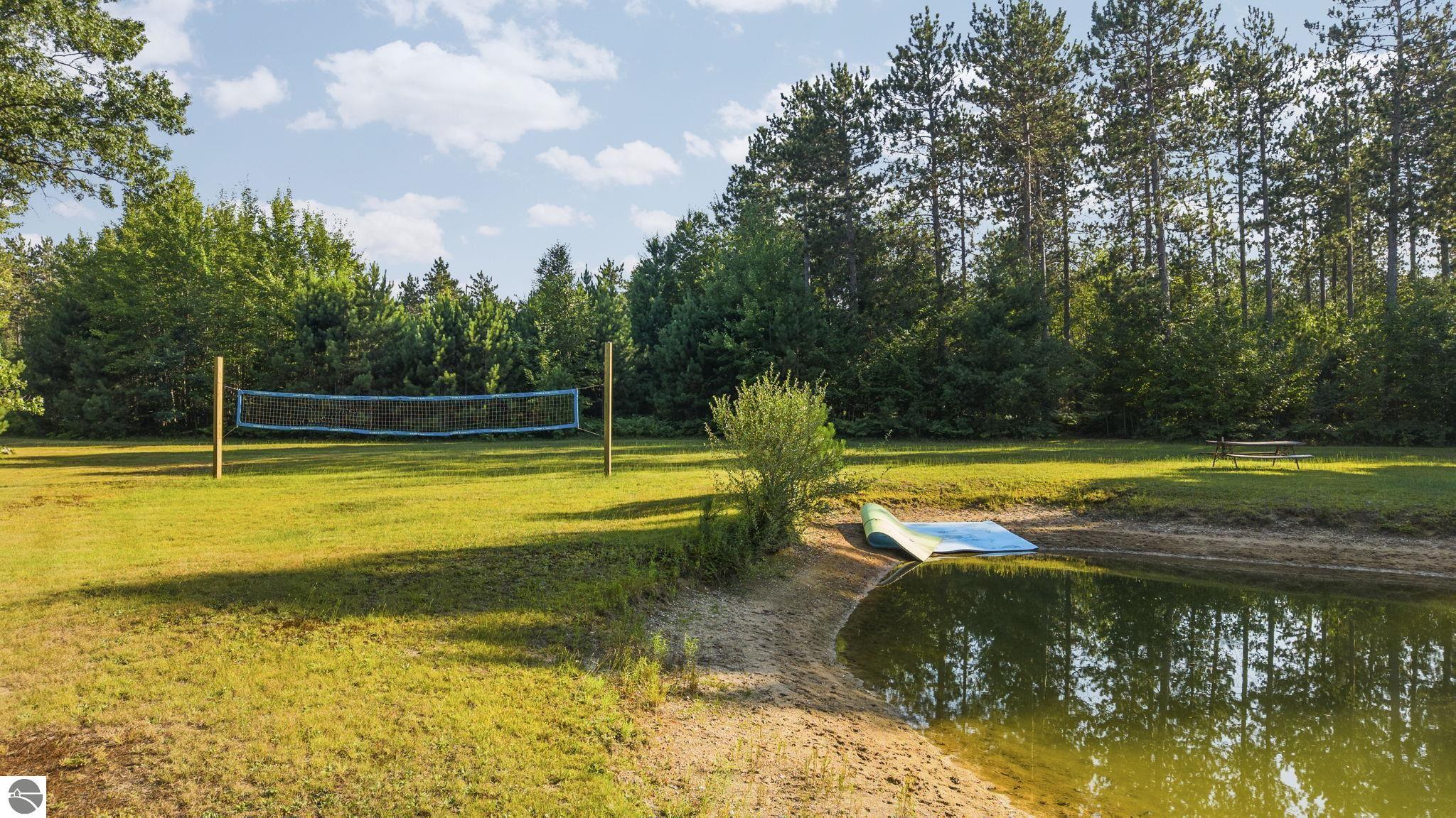 6061 Hodge Road