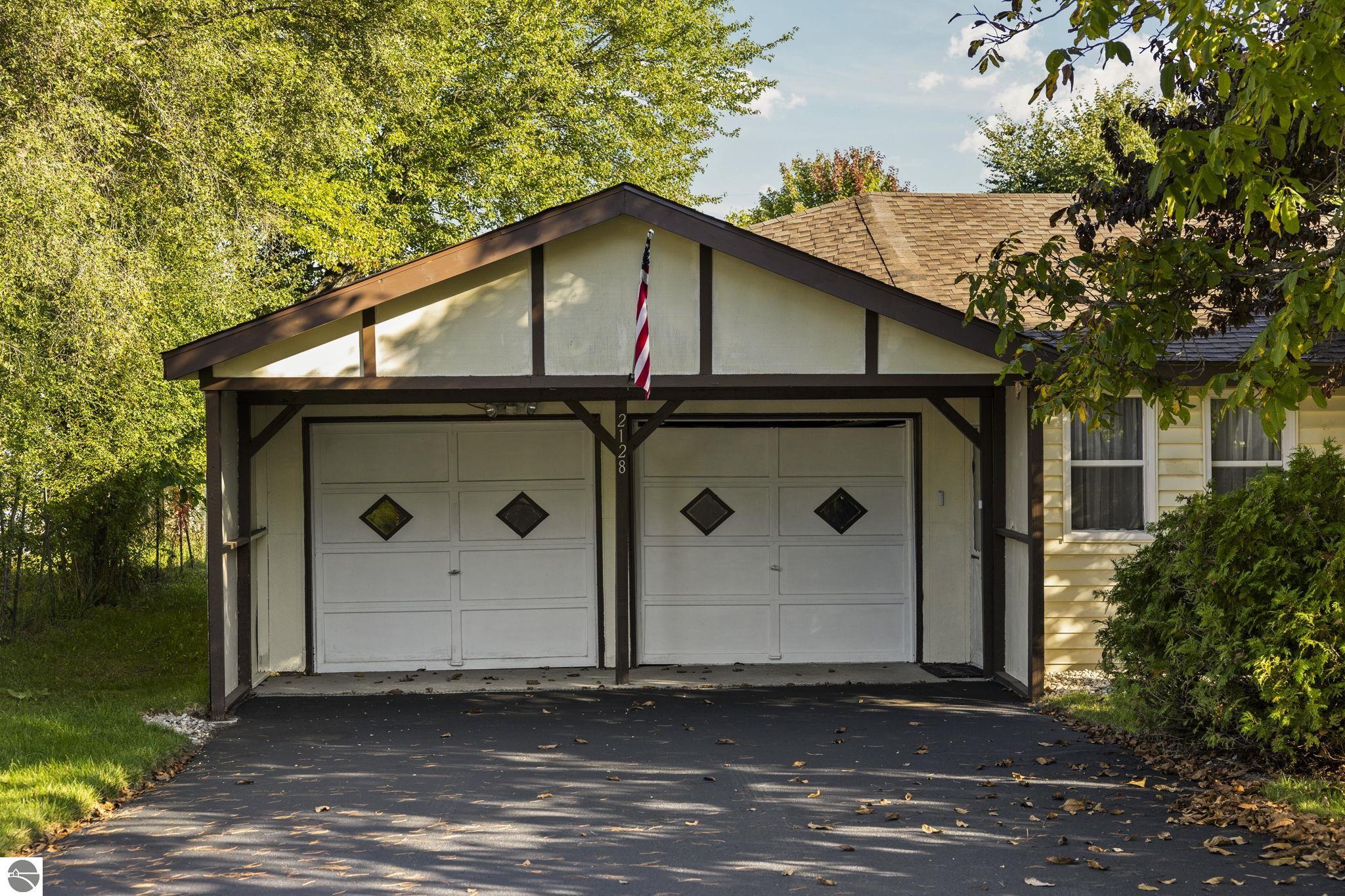 2128 Laura Drive