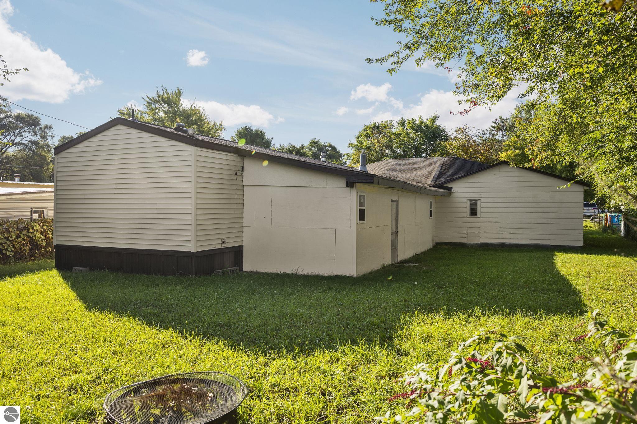 2128 Laura Drive