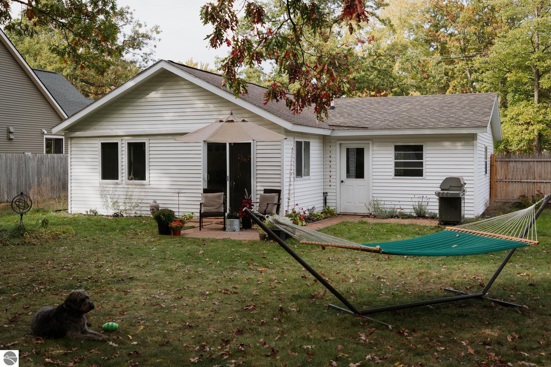 948 Carver Street