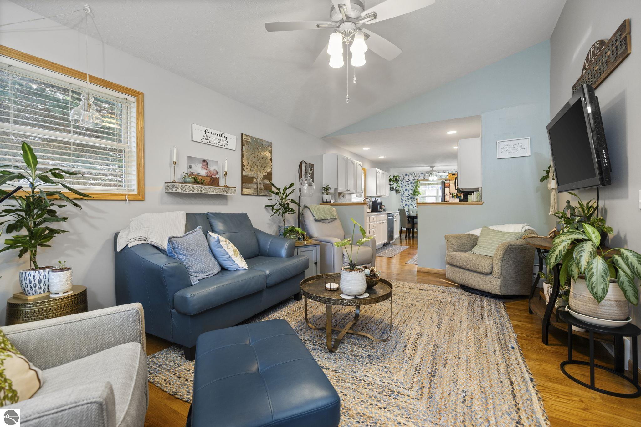 828 Baldwin