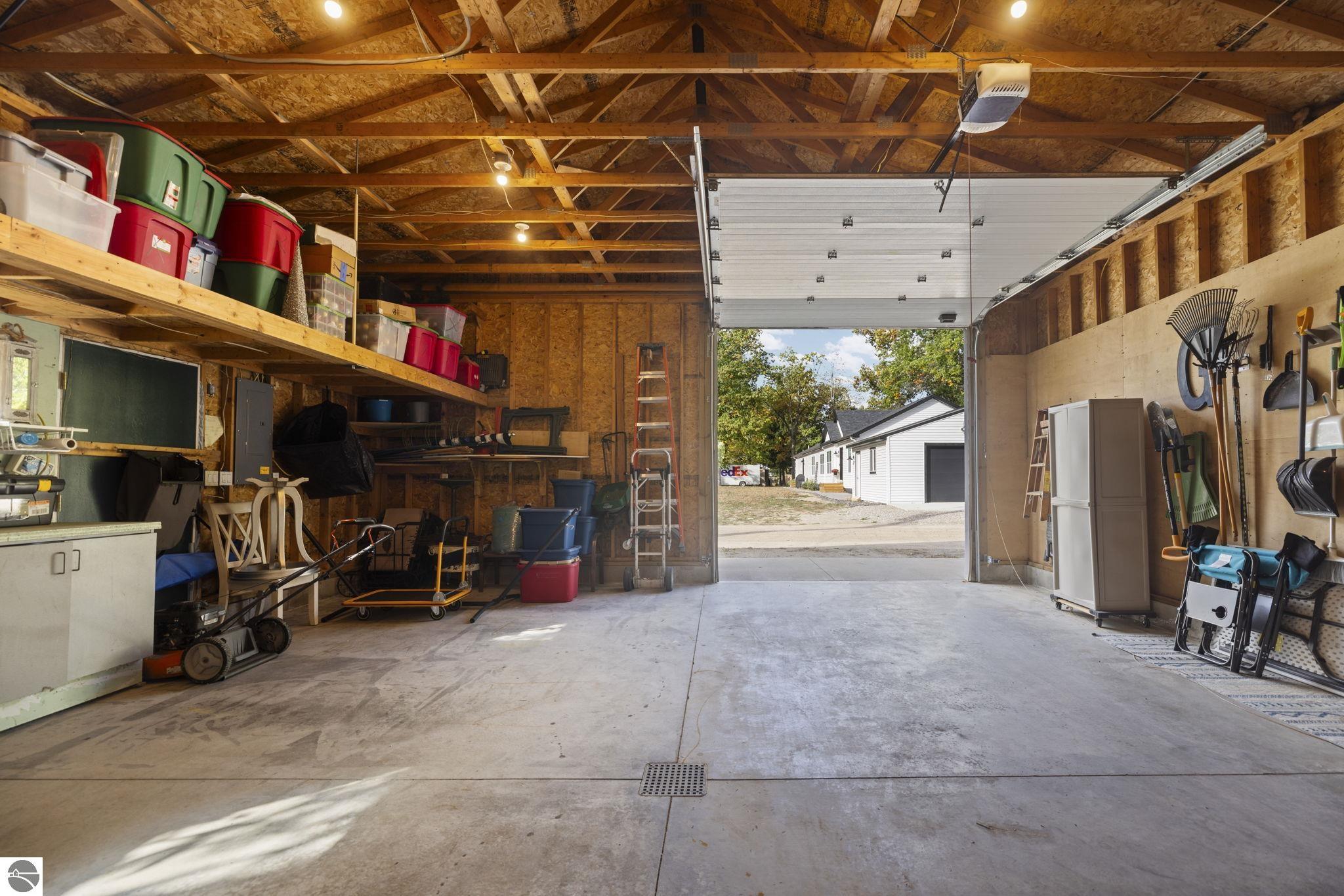 828 Baldwin