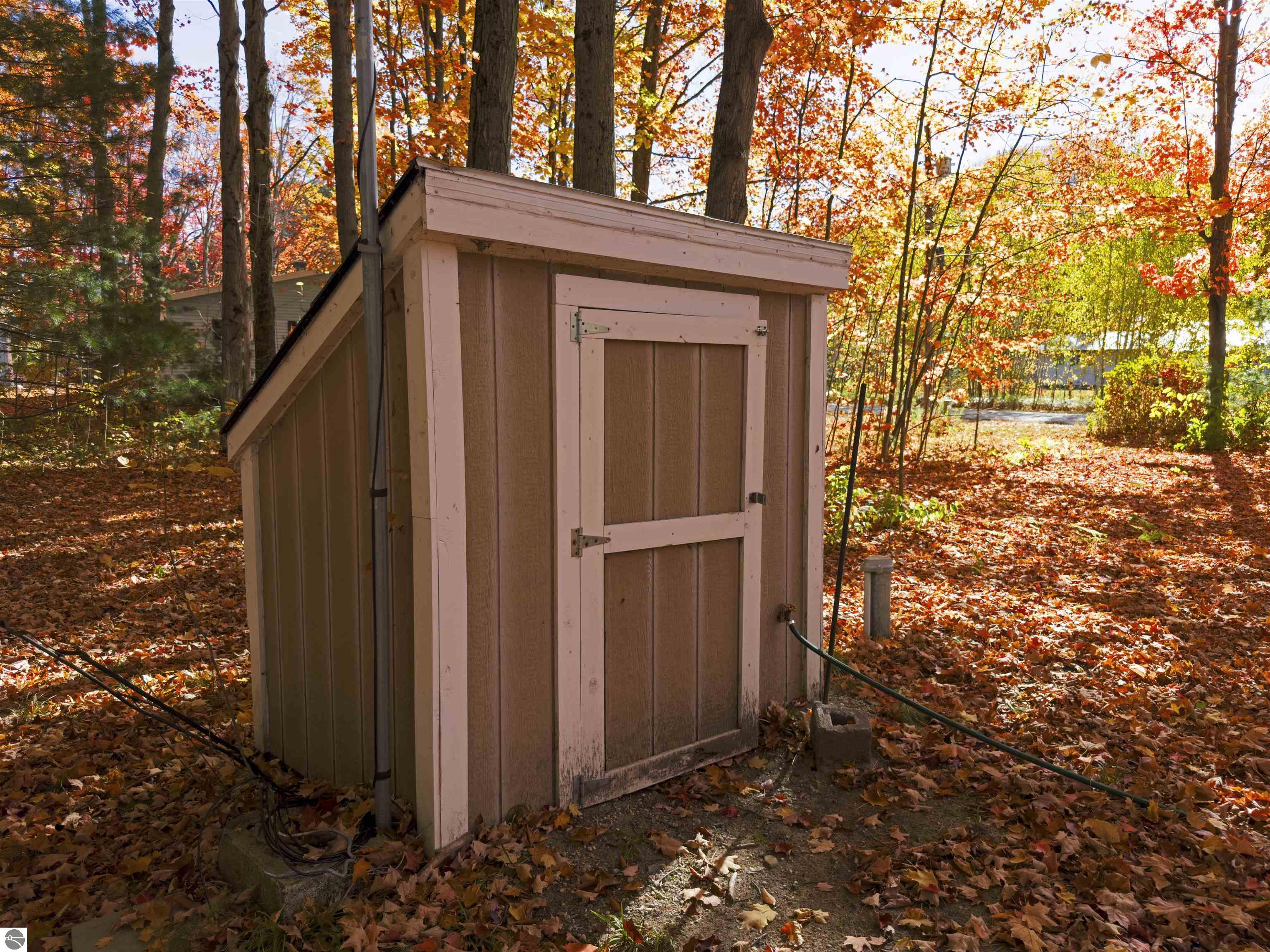 5038 NE East Shore Drive