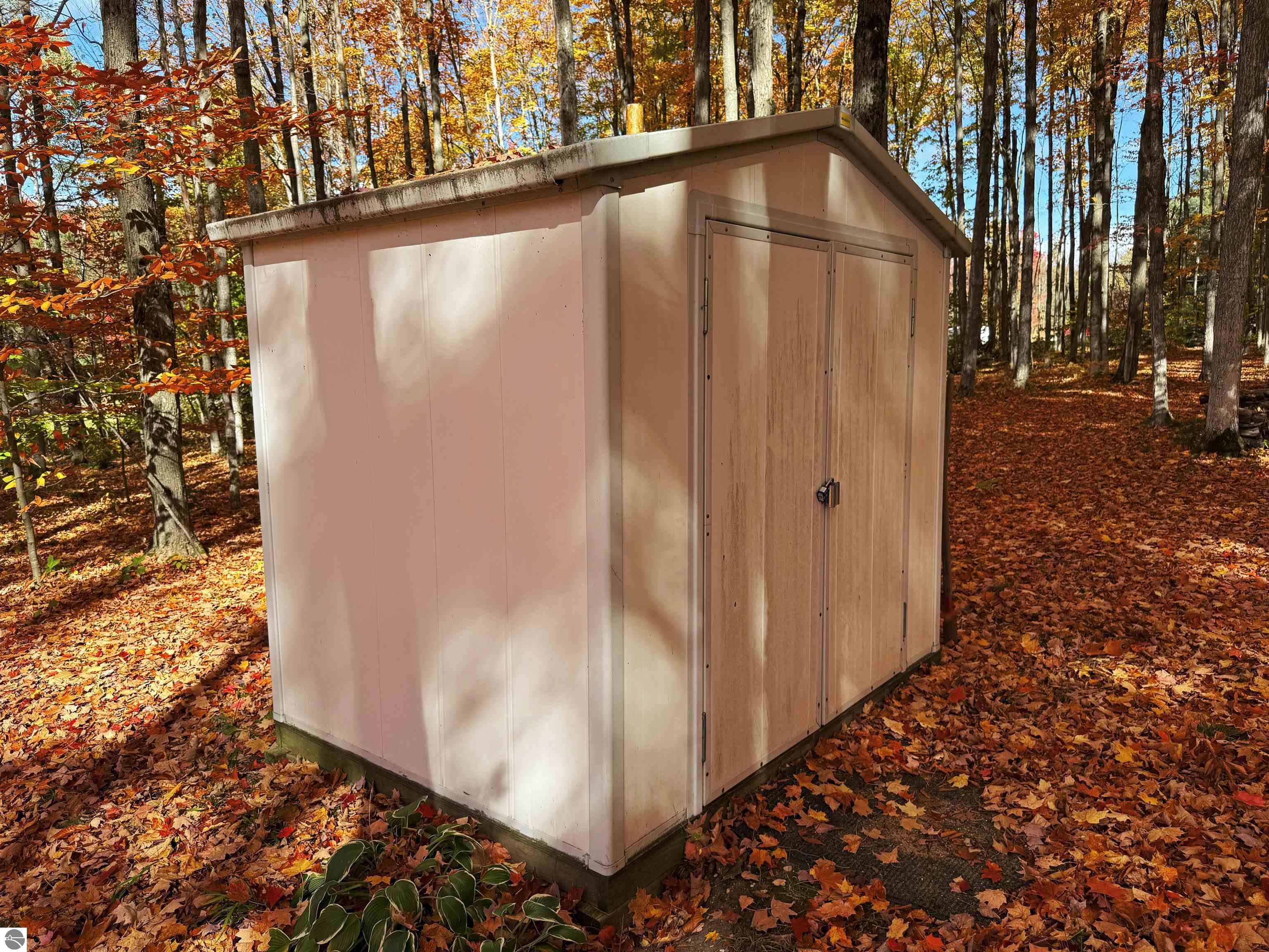 5038 NE East Shore Drive